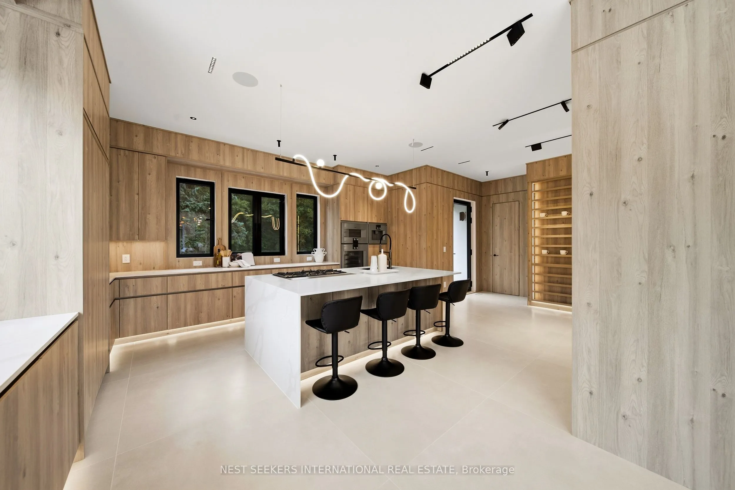 2 Champlain Crescent