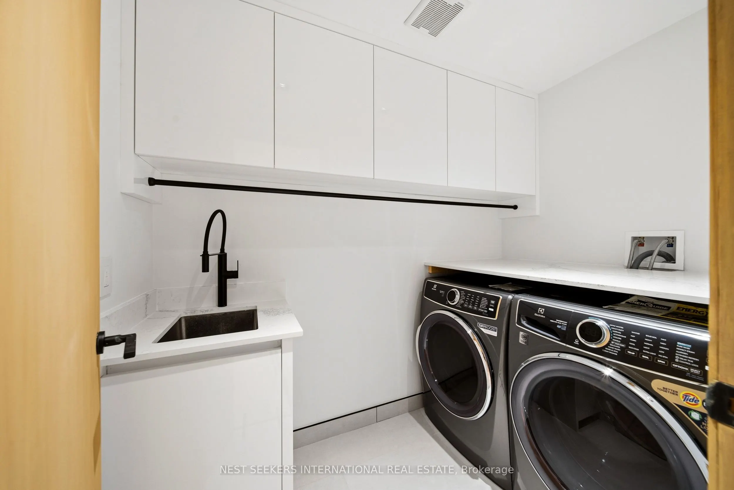 2 Champlain Crescent