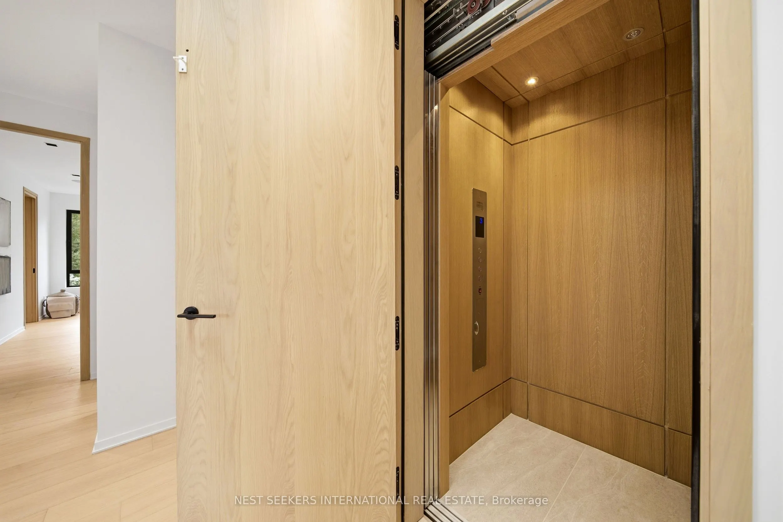2 Champlain Crescent
