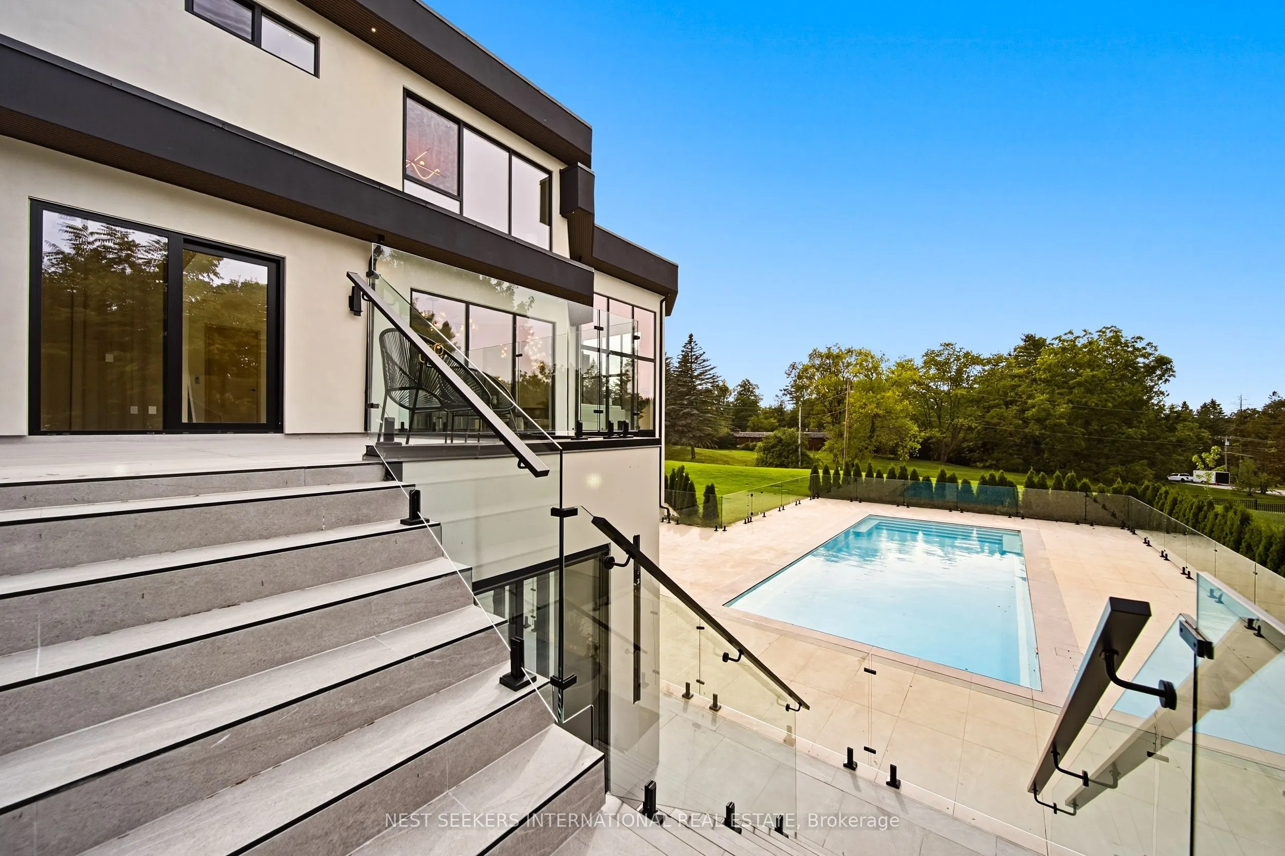2 Champlain Crescent