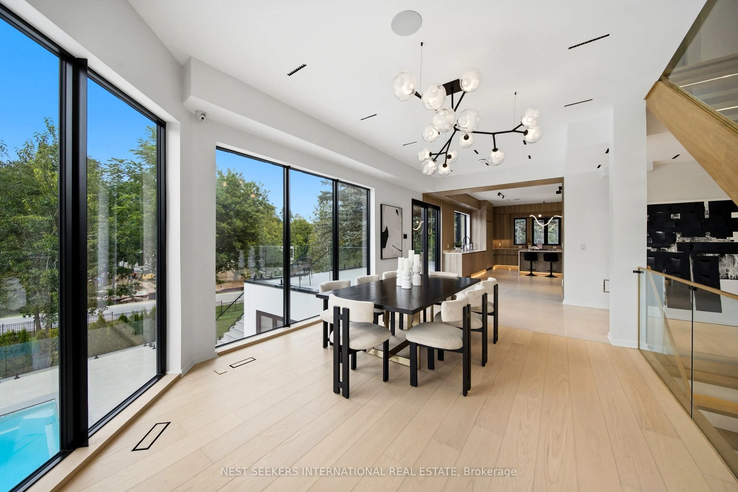 2 Champlain Crescent