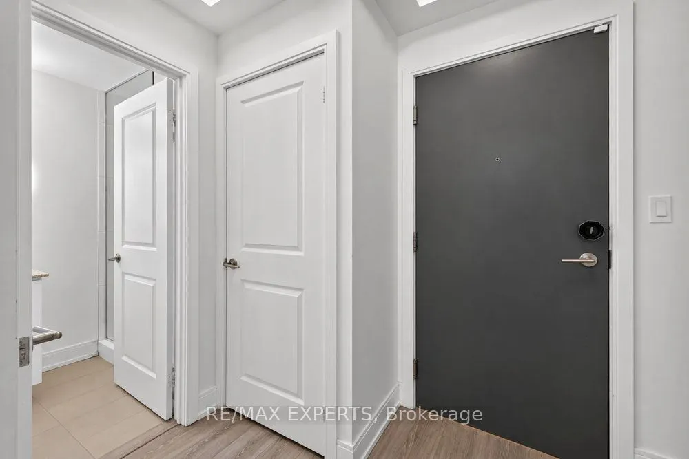 9600 Yonge Street #208B