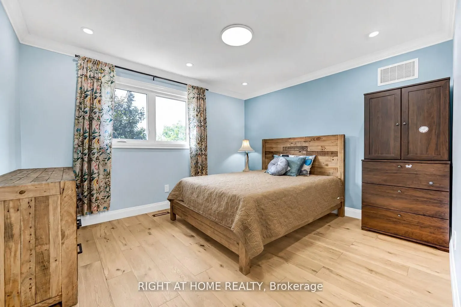 35 Harmony Hill Crescent