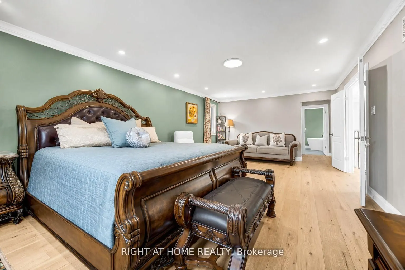 35 Harmony Hill Crescent