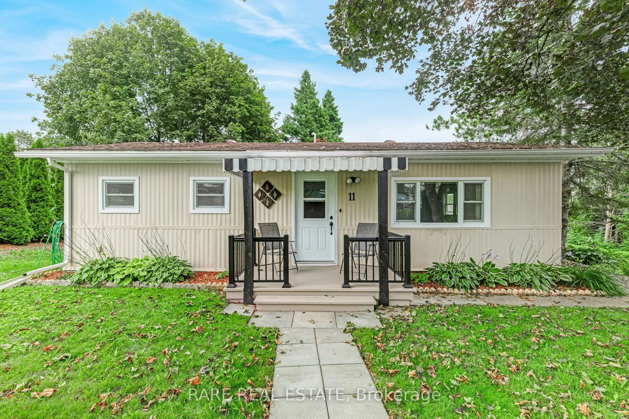 11 Hawthorne Drive