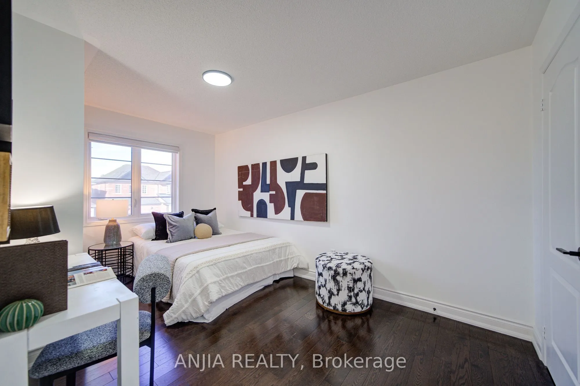 28 Grandwood Avenue