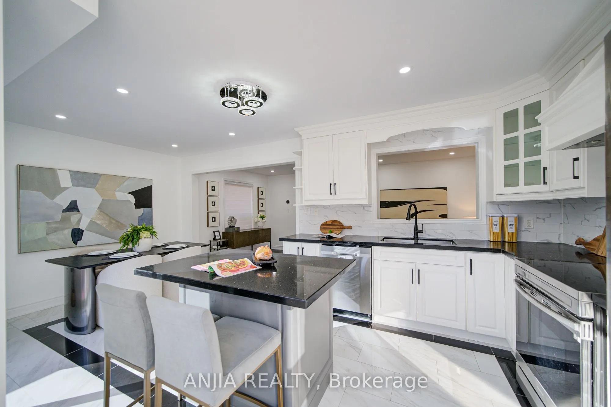 28 Grandwood Avenue