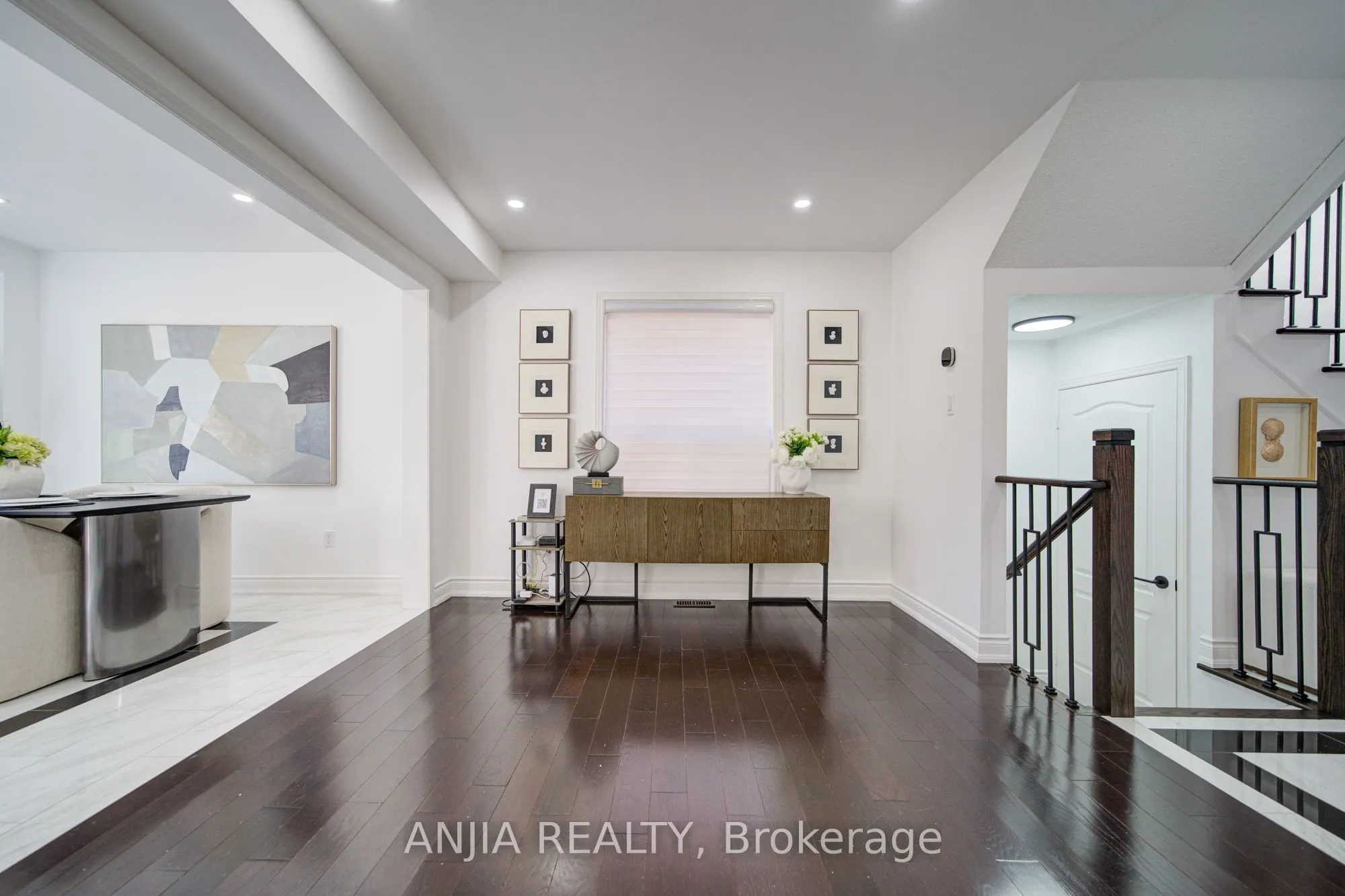 28 Grandwood Avenue