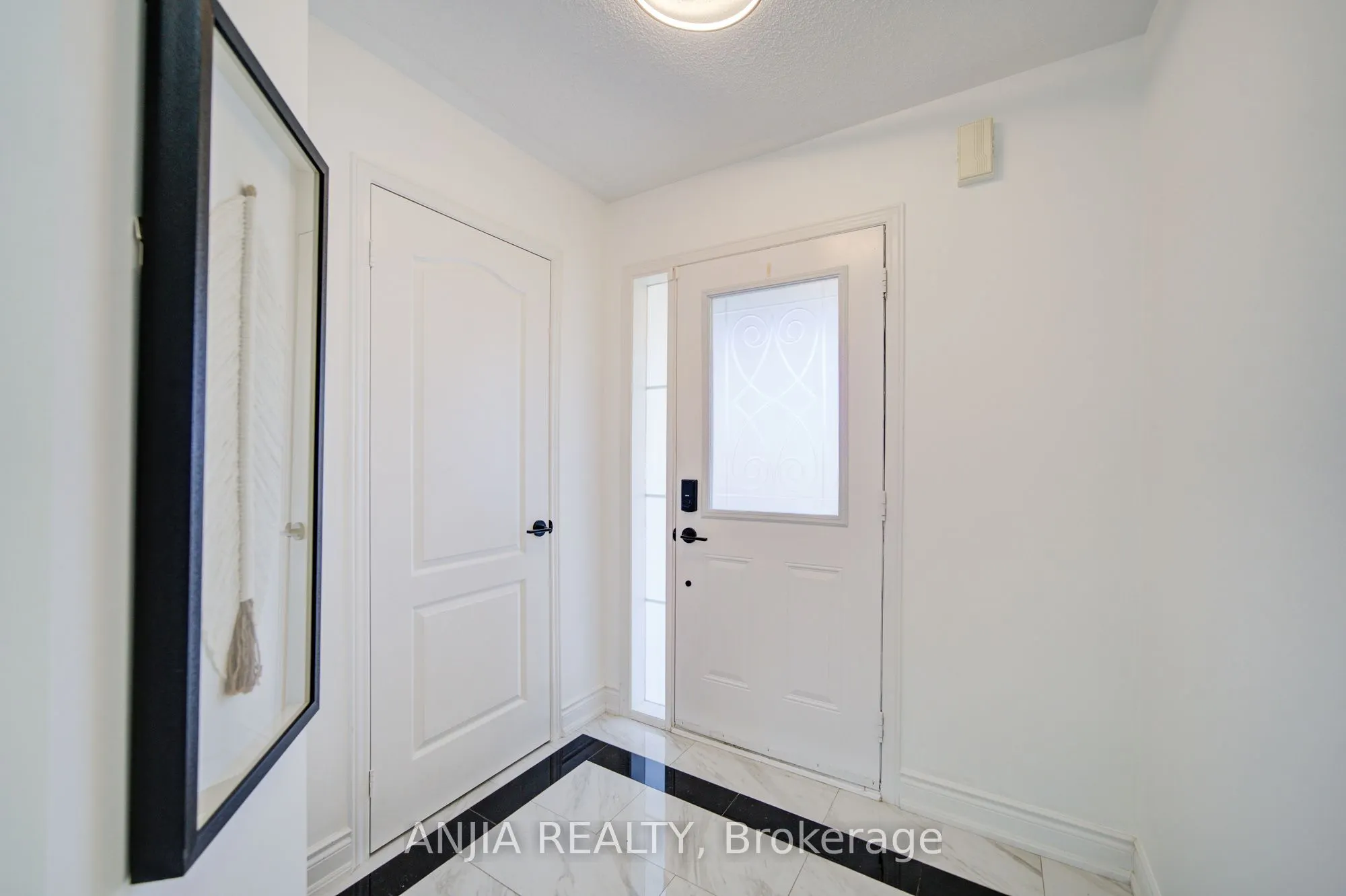 28 Grandwood Avenue