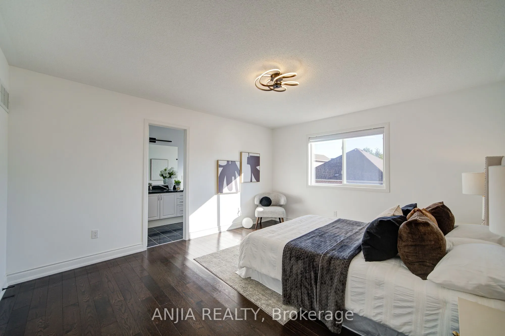 28 Grandwood Avenue
