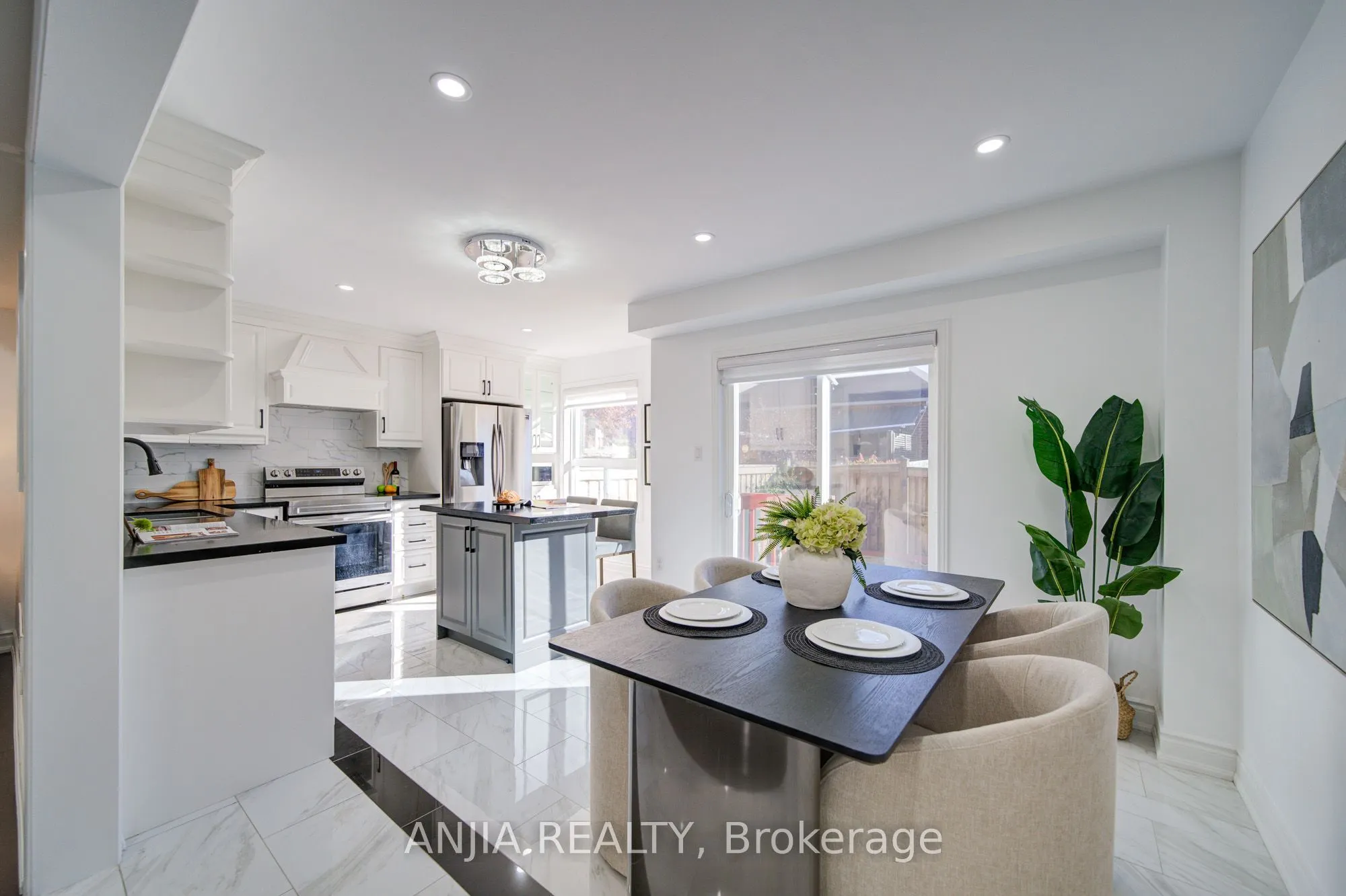 28 Grandwood Avenue