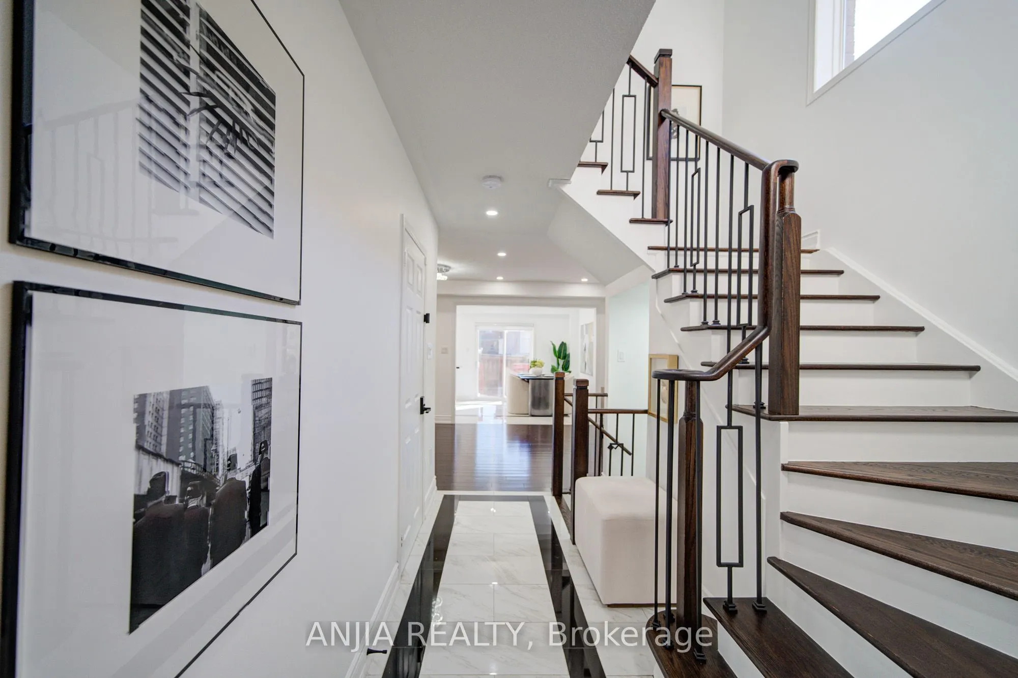28 Grandwood Avenue