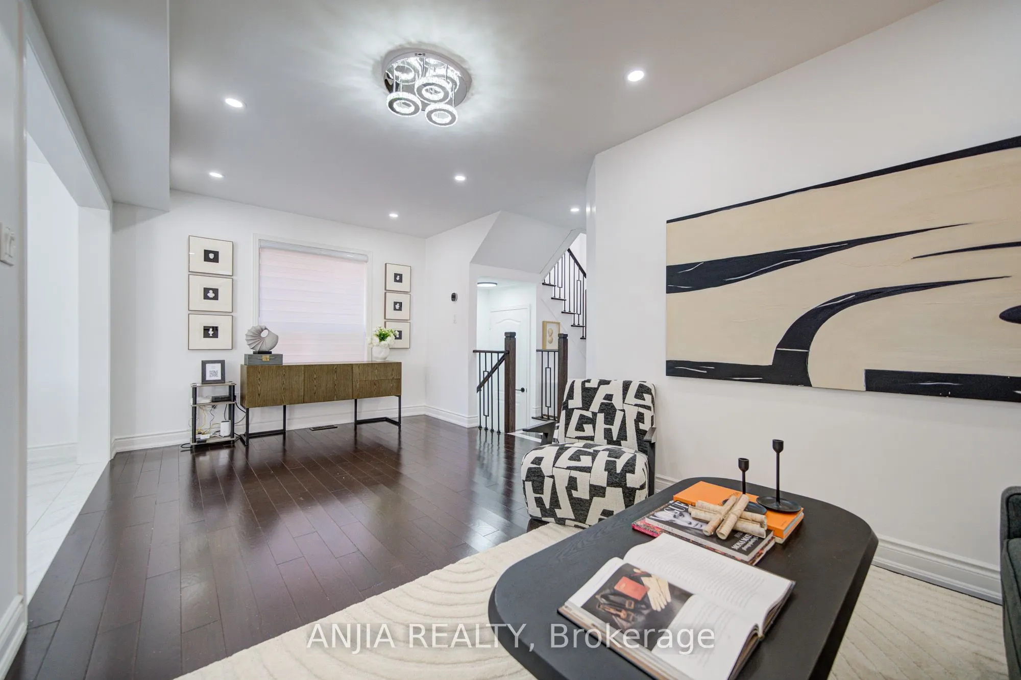 28 Grandwood Avenue