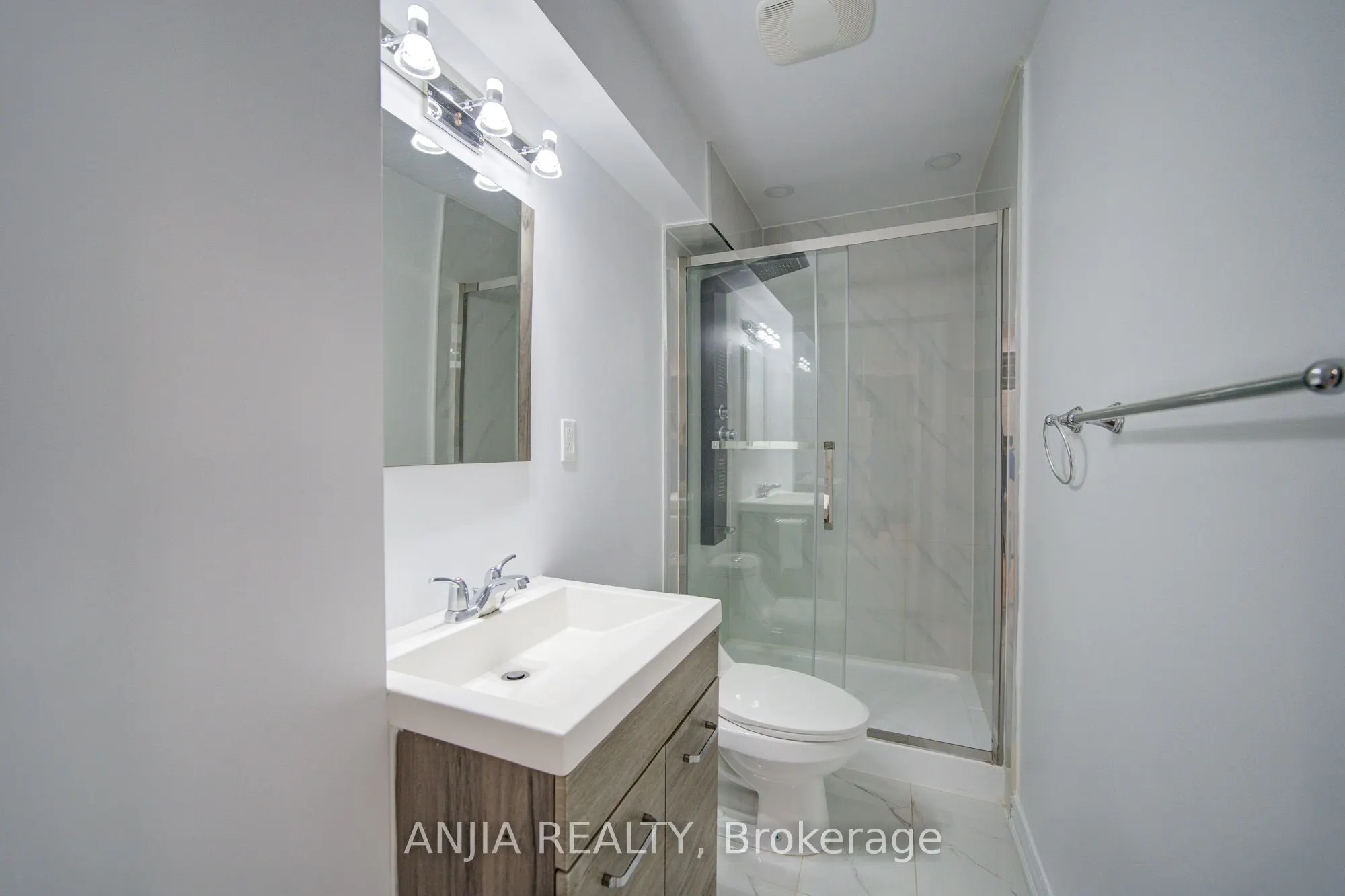 28 Grandwood Avenue