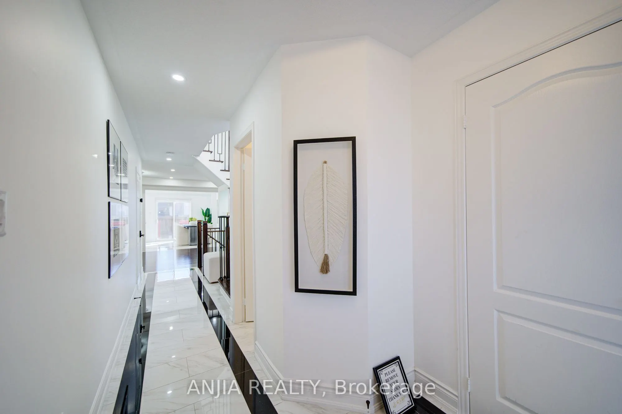 28 Grandwood Avenue