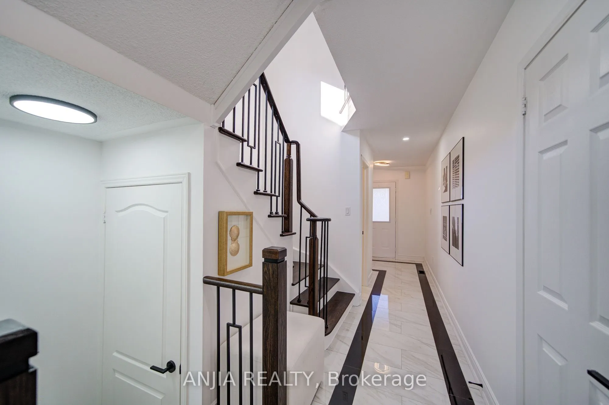 28 Grandwood Avenue
