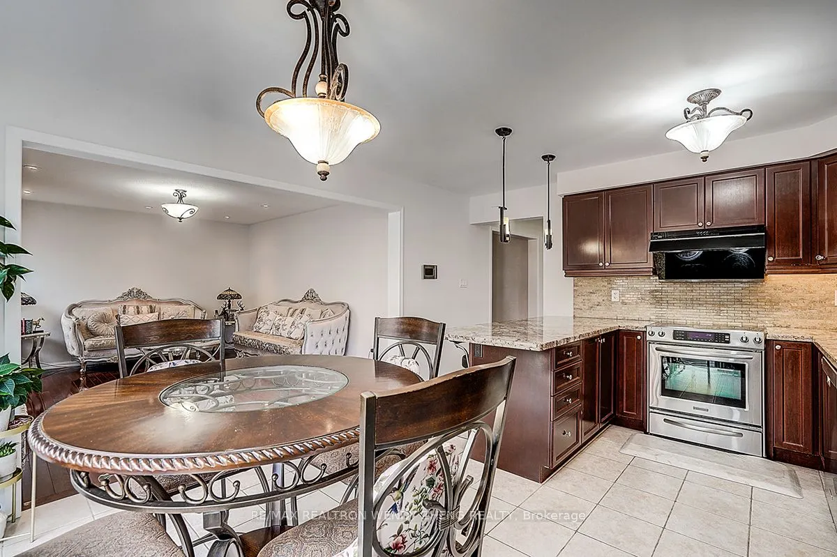 10 Collie Crescent