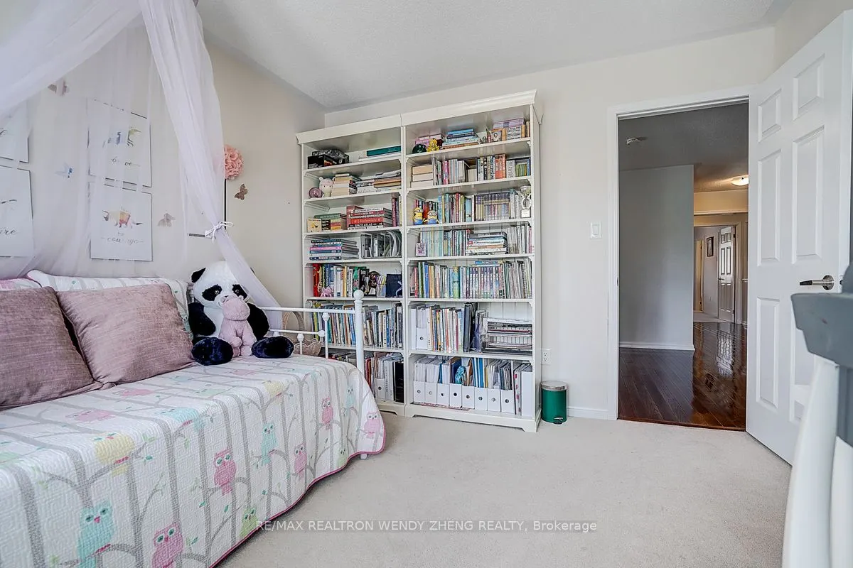 10 Collie Crescent