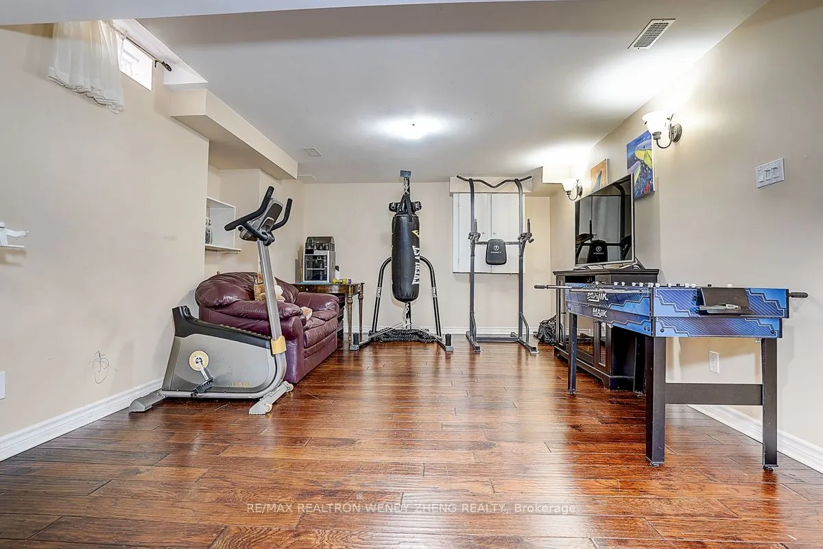 10 Collie Crescent