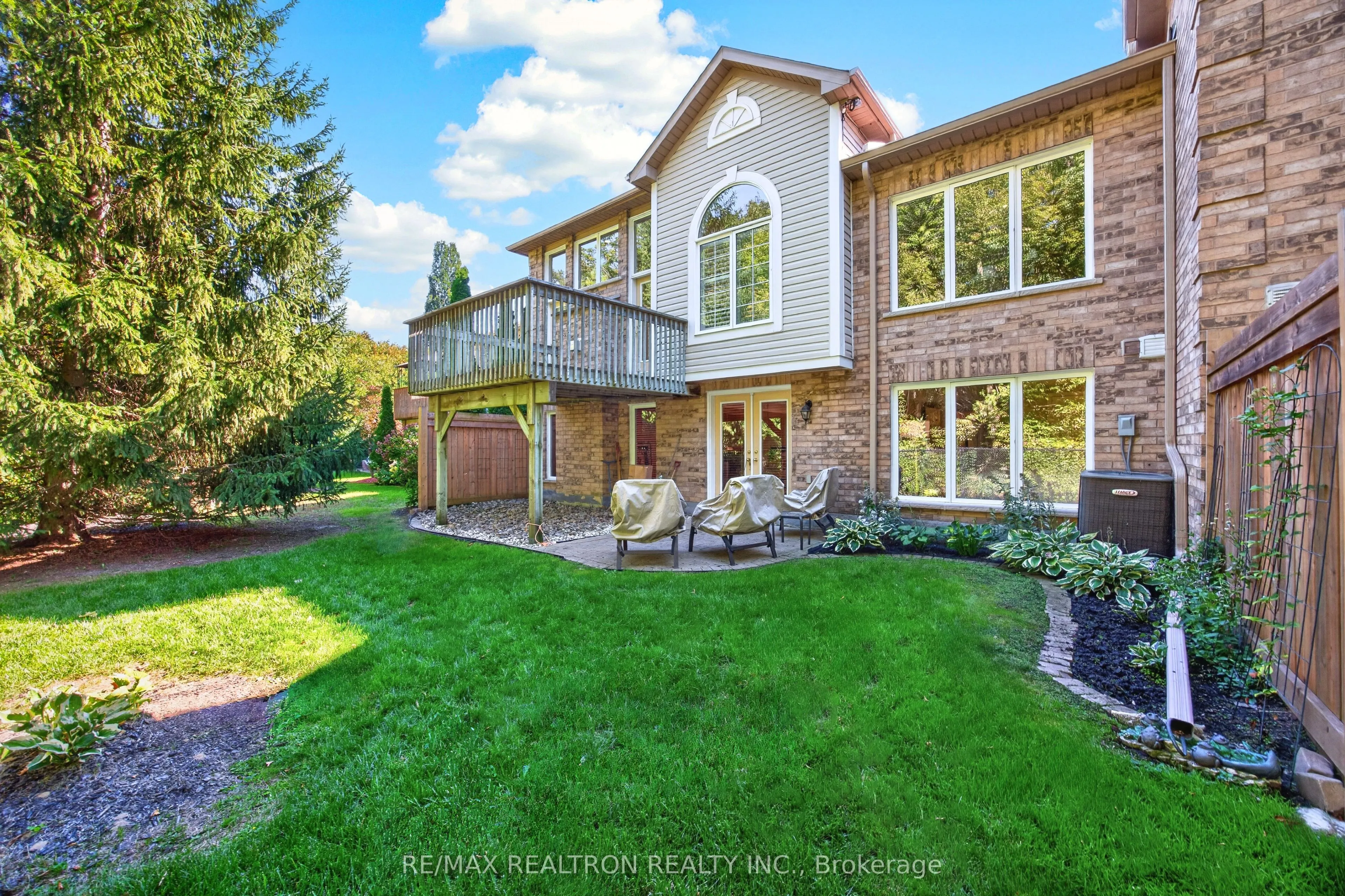 402 Morley Cook Crescent #402