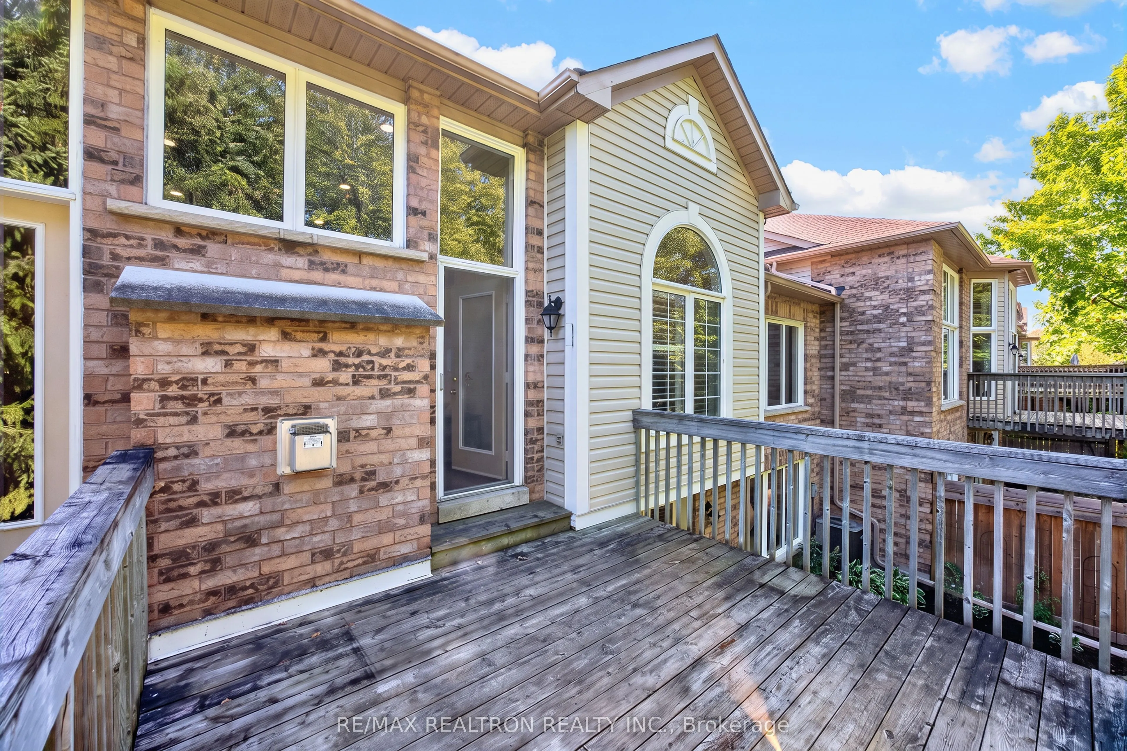 402 Morley Cook Crescent #402