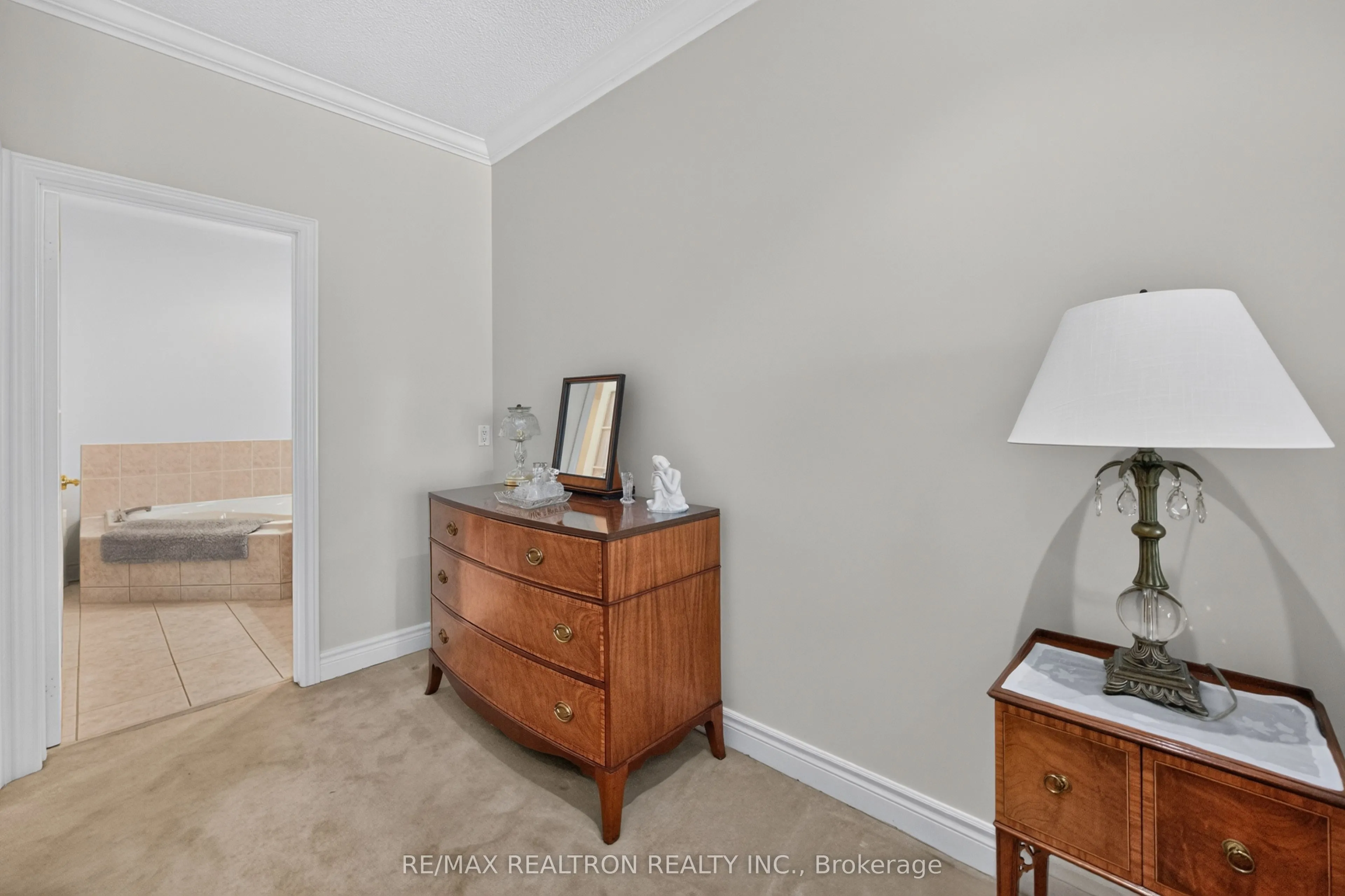 402 Morley Cook Crescent #402