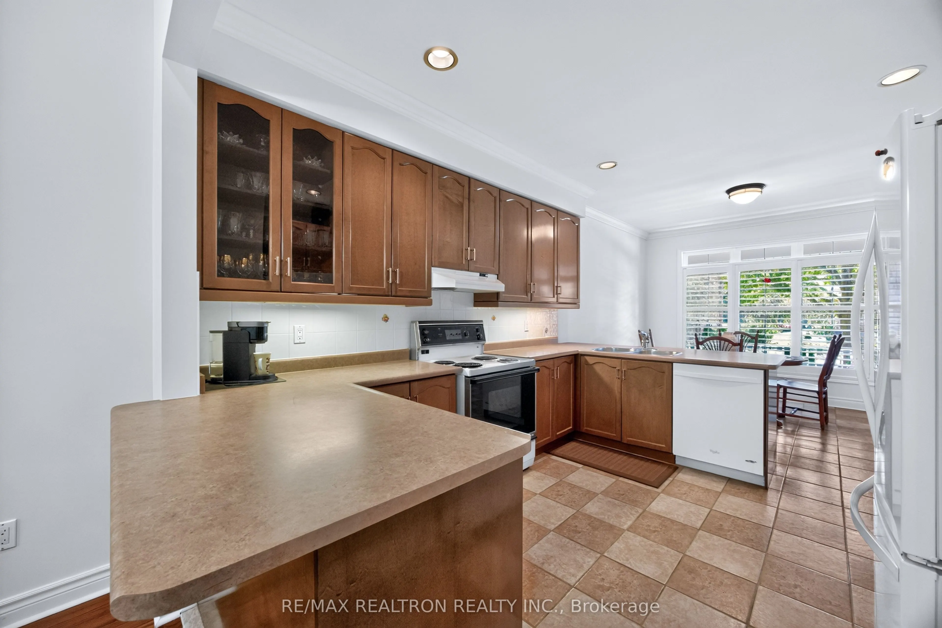402 Morley Cook Crescent #402