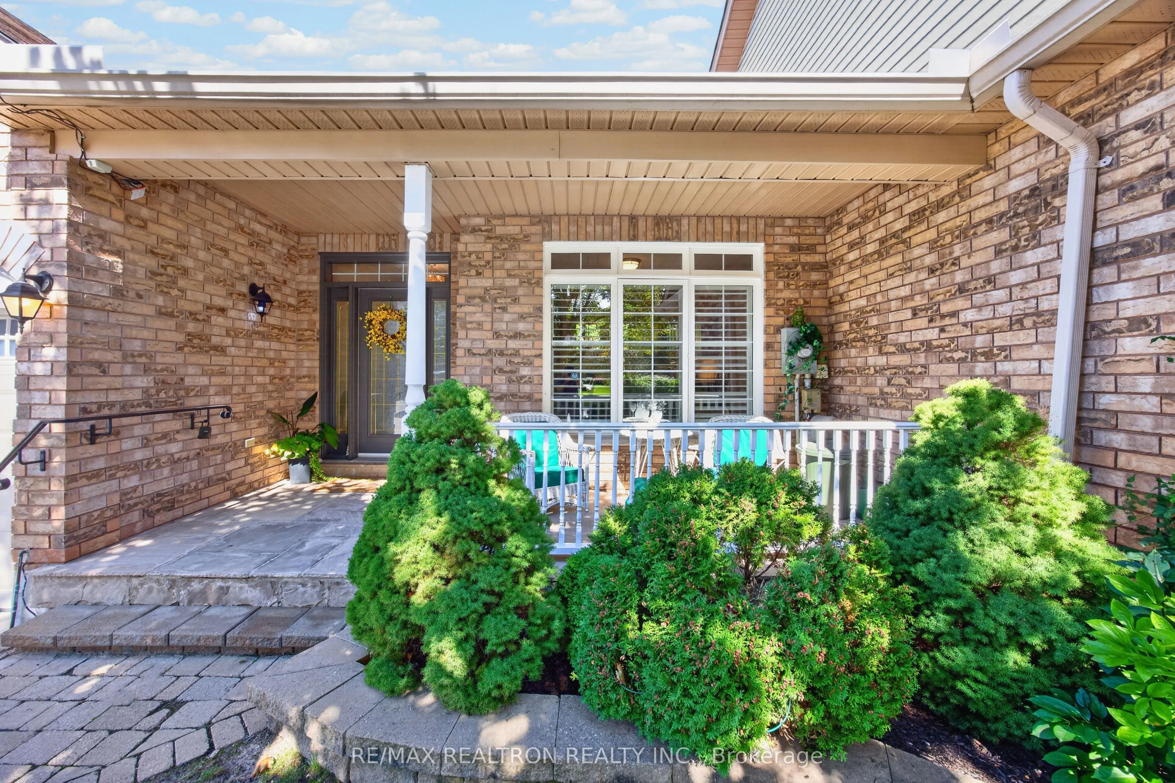 402 Morley Cook Crescent #402