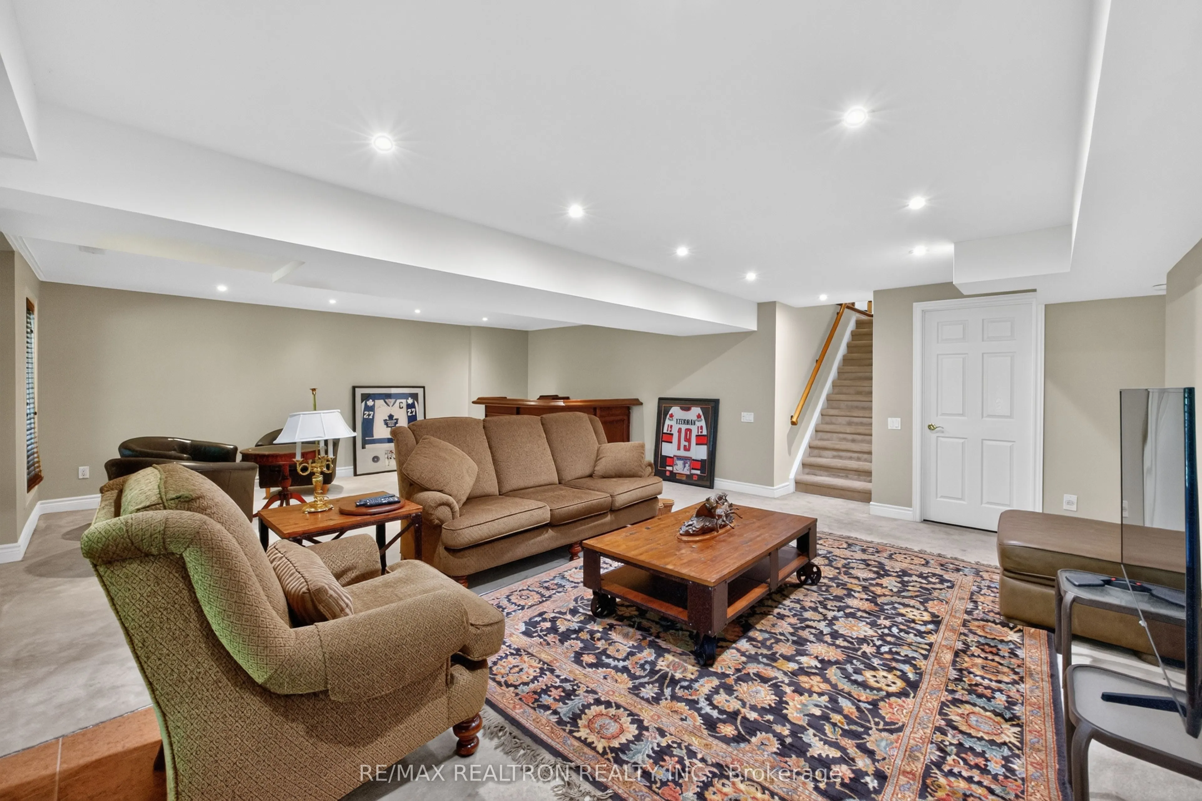 402 Morley Cook Crescent #402