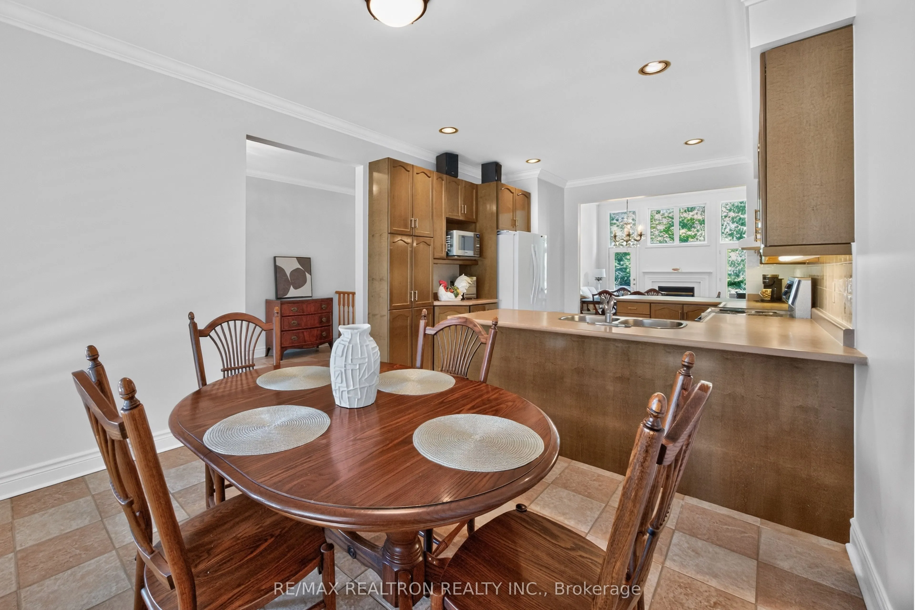 402 Morley Cook Crescent #402
