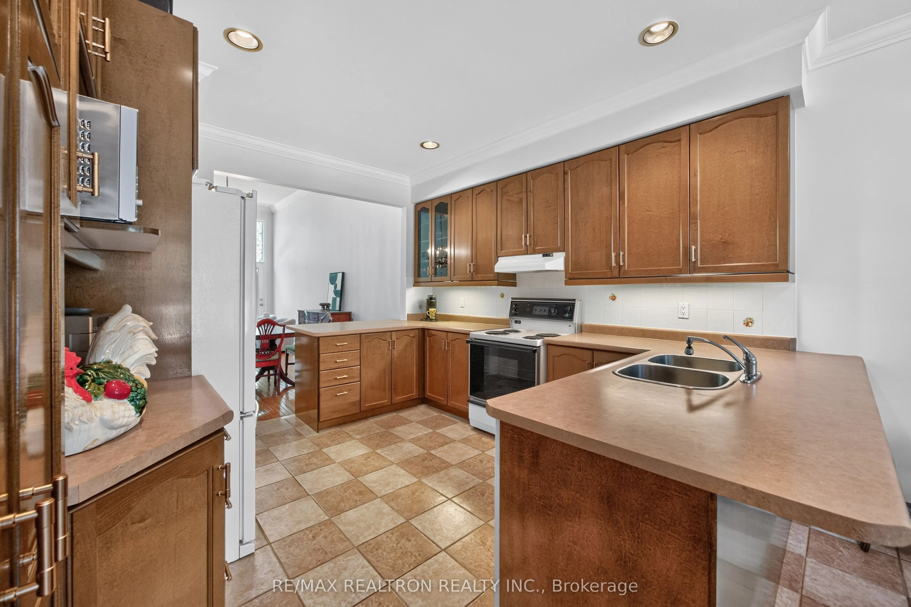 402 Morley Cook Crescent #402