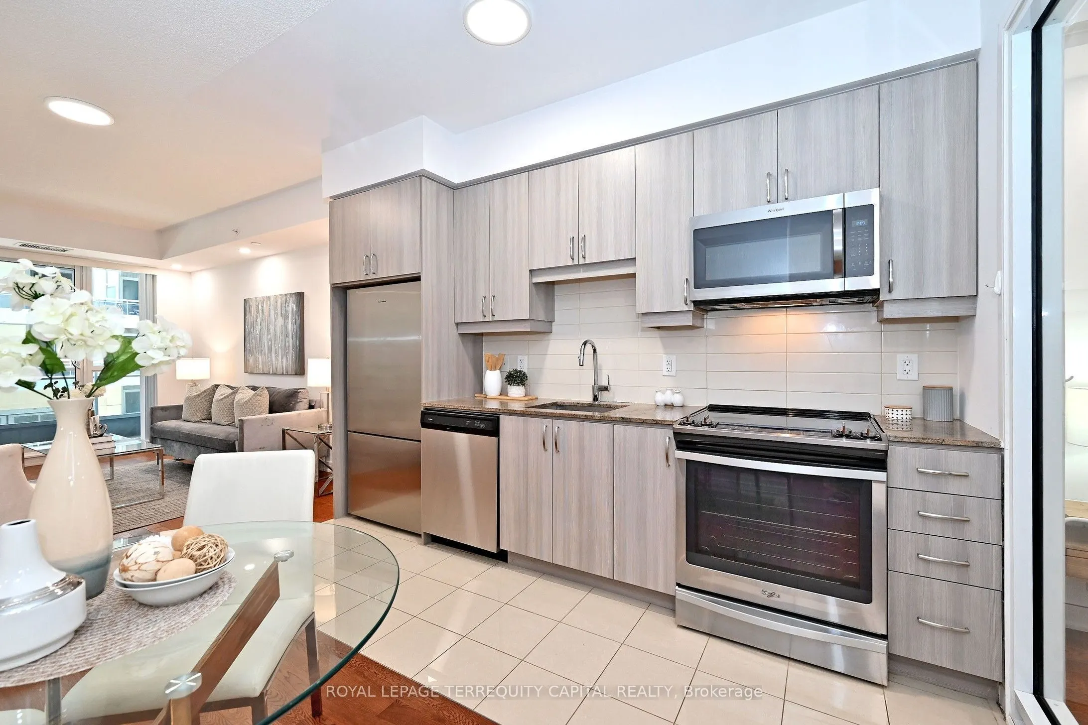 9199 Yonge Street #306