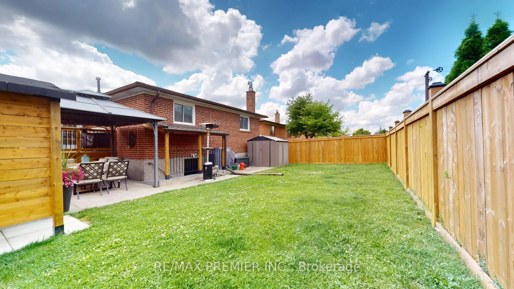 438 Woodbridge Avenue