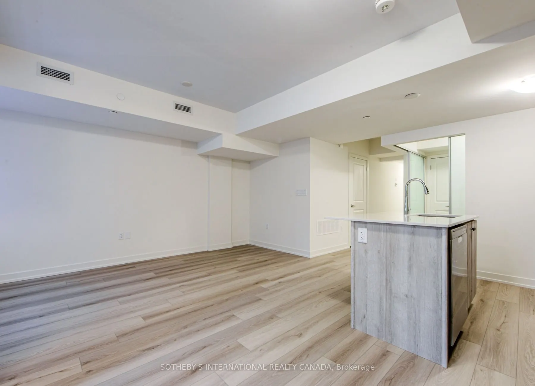 58 Elizabeth Street S #2102