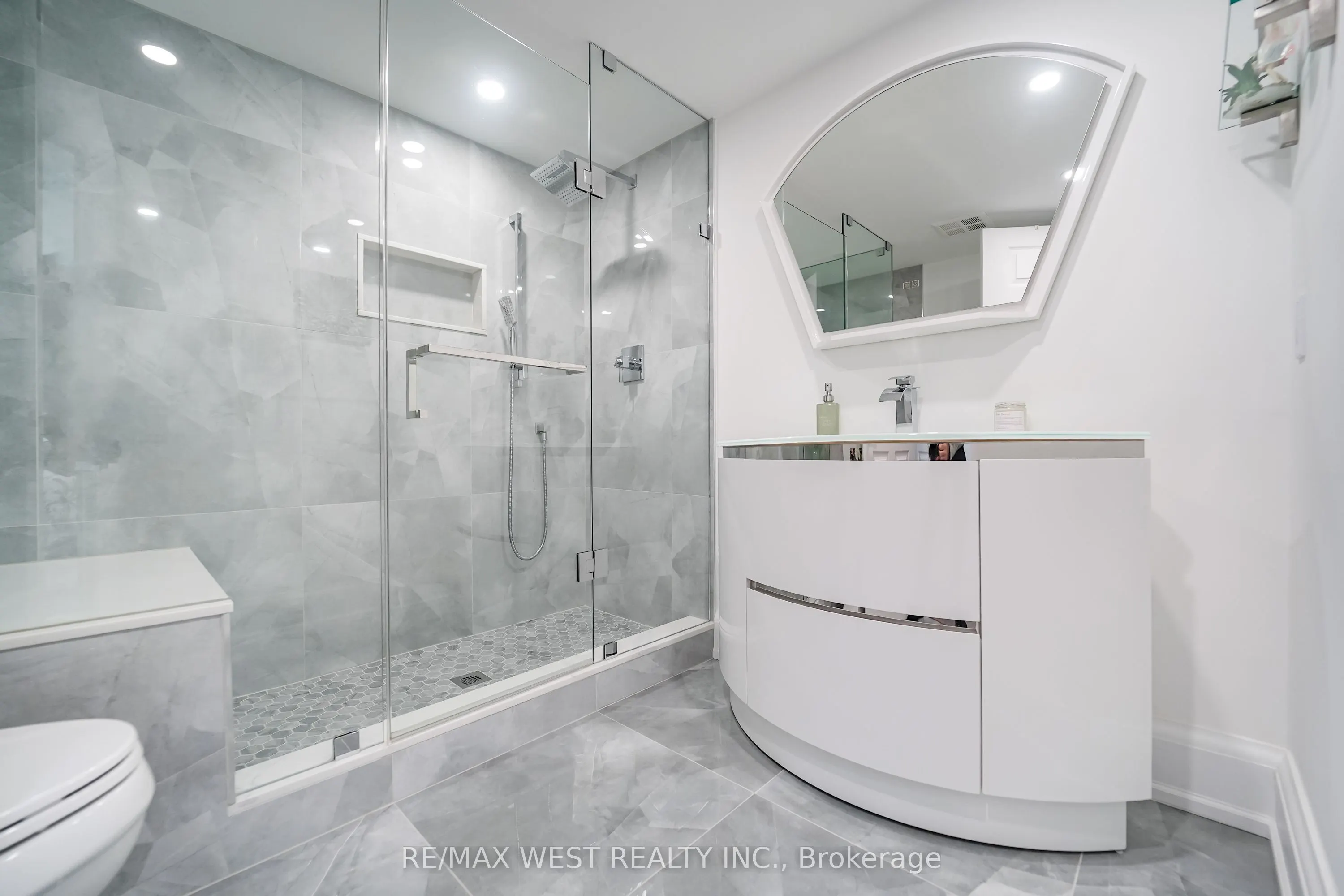 1 Emerald Lane #105