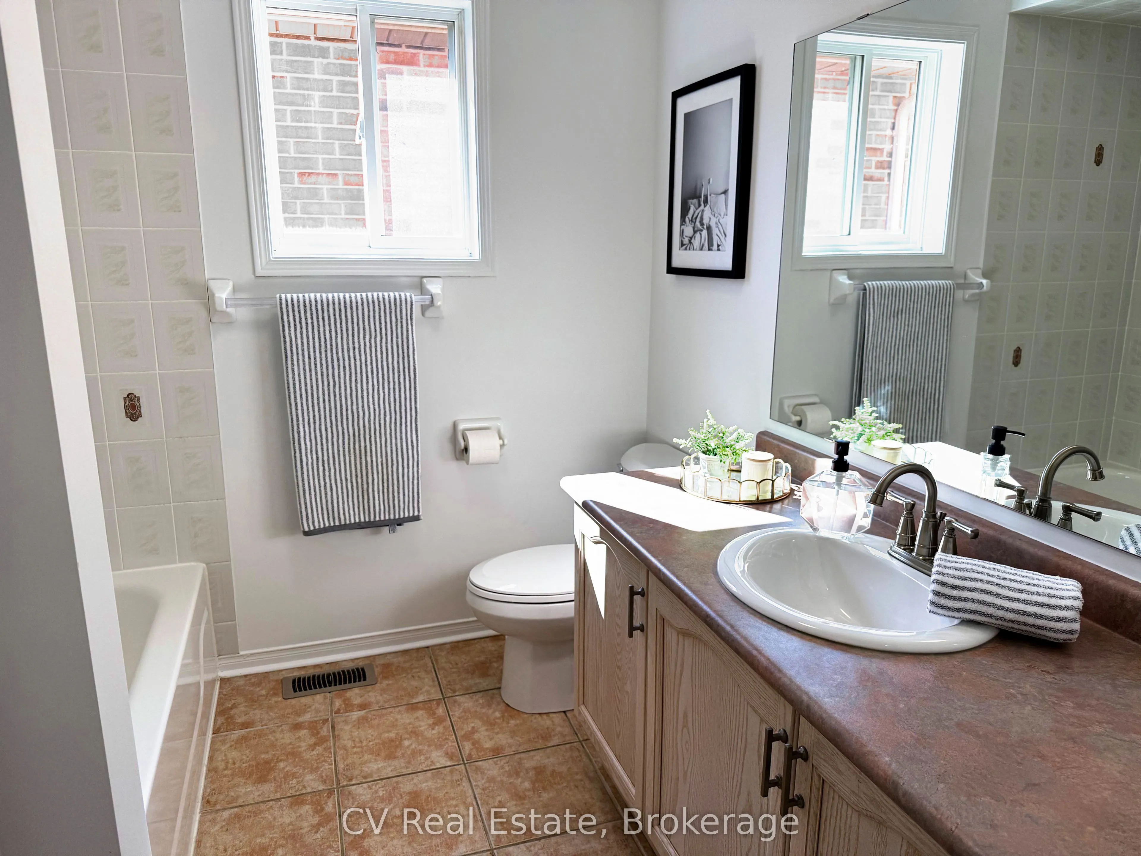 1338 Vincent Crescent