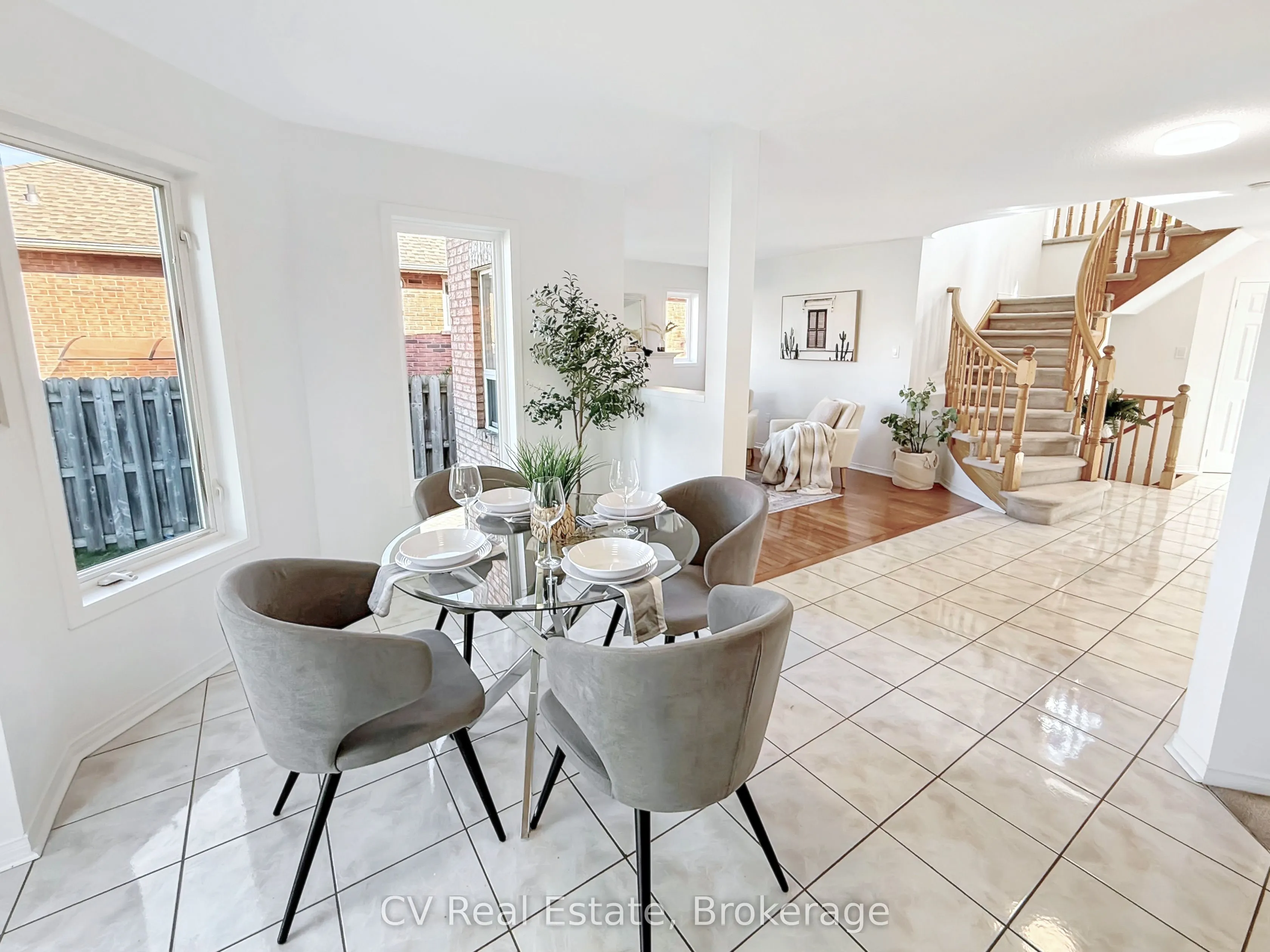 1338 Vincent Crescent
