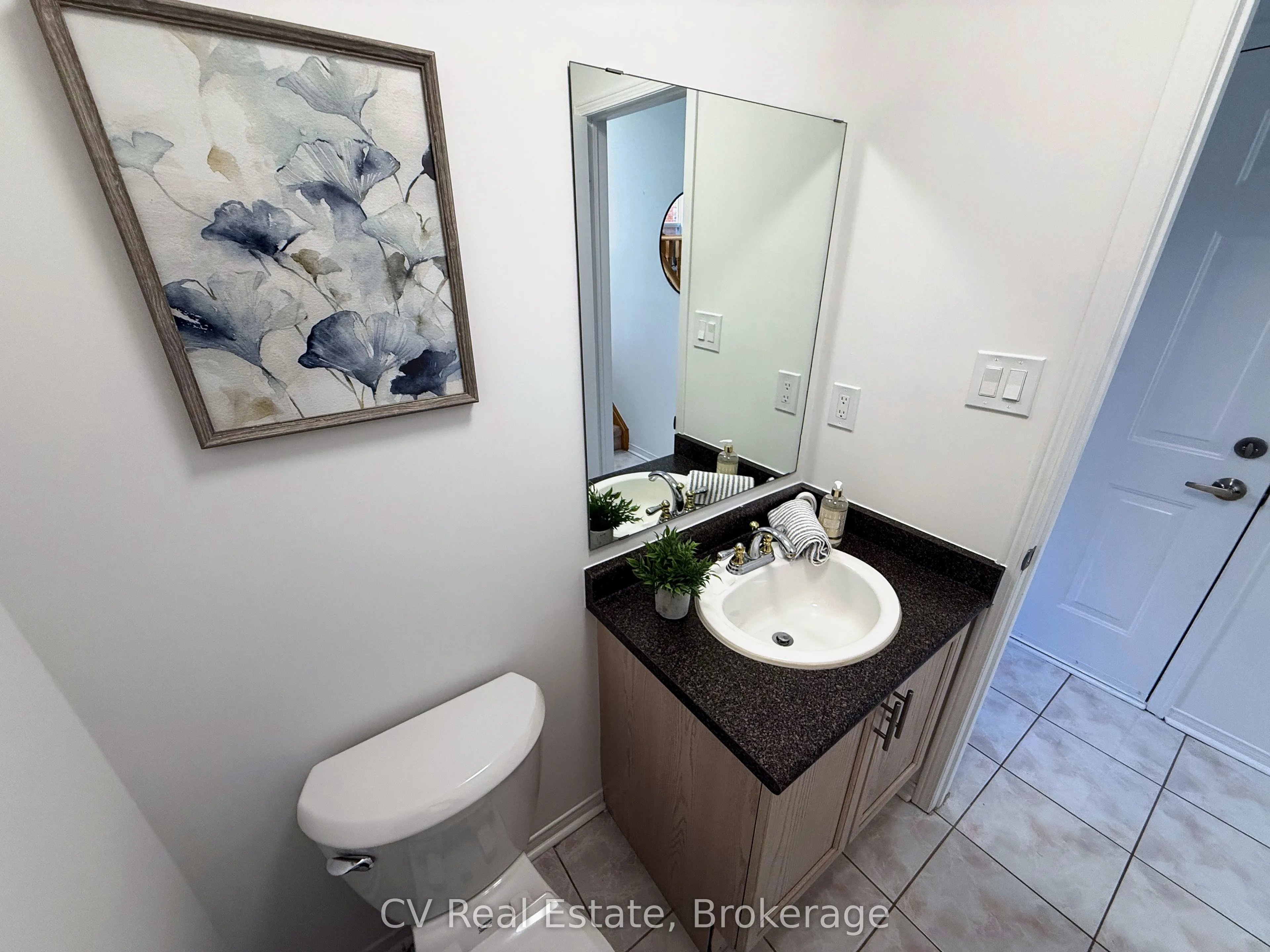 1338 Vincent Crescent