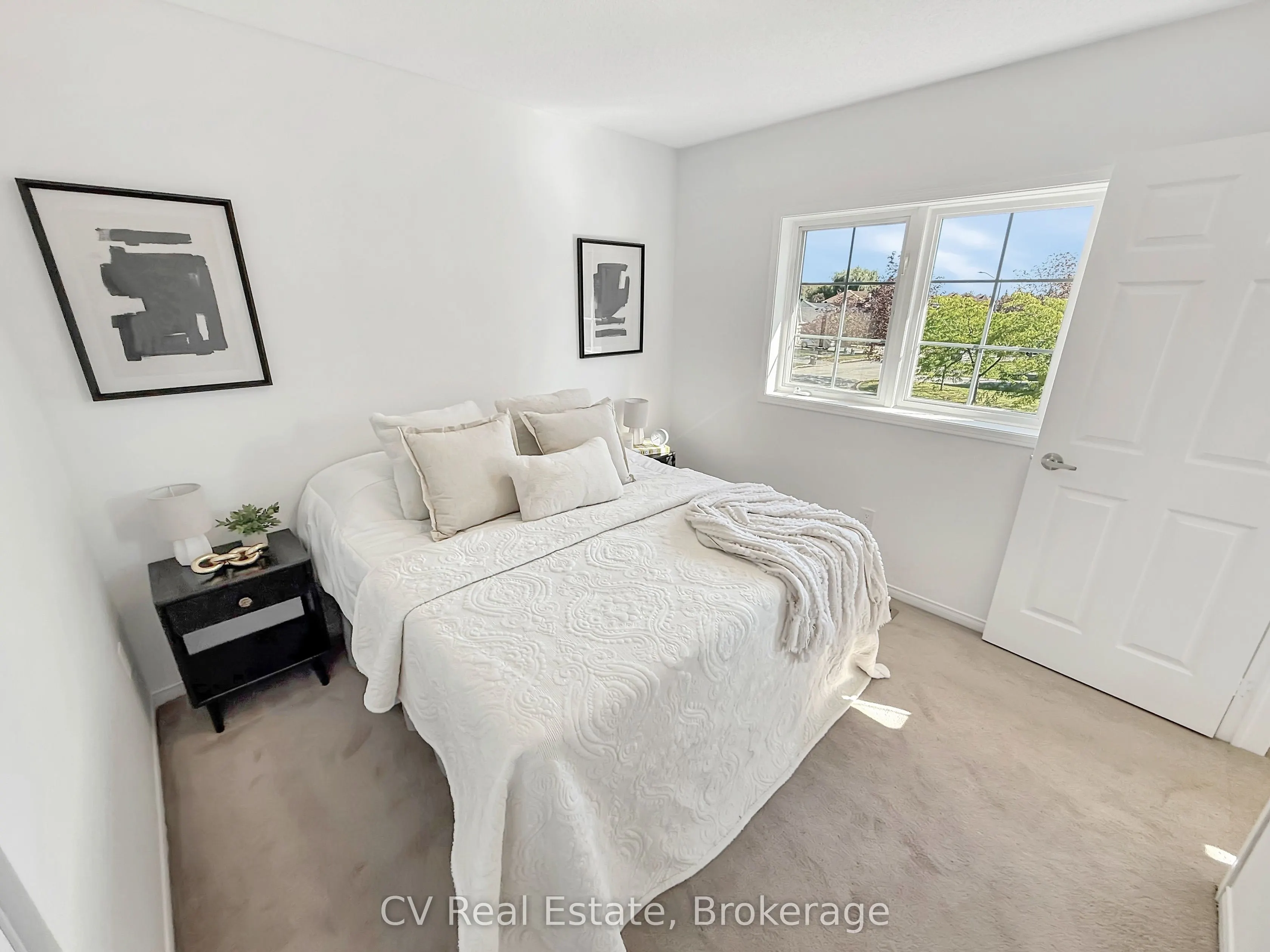 1338 Vincent Crescent
