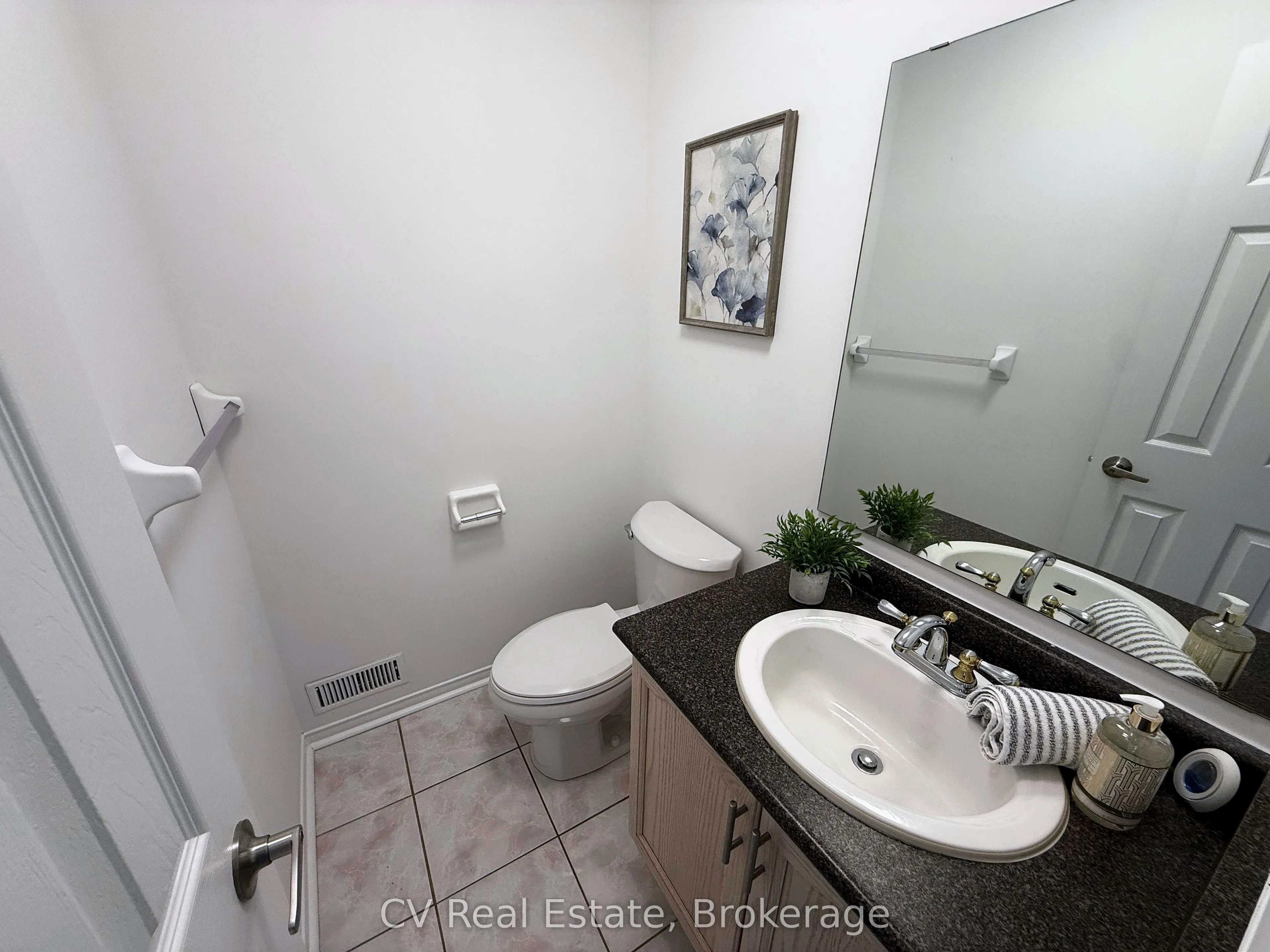 1338 Vincent Crescent