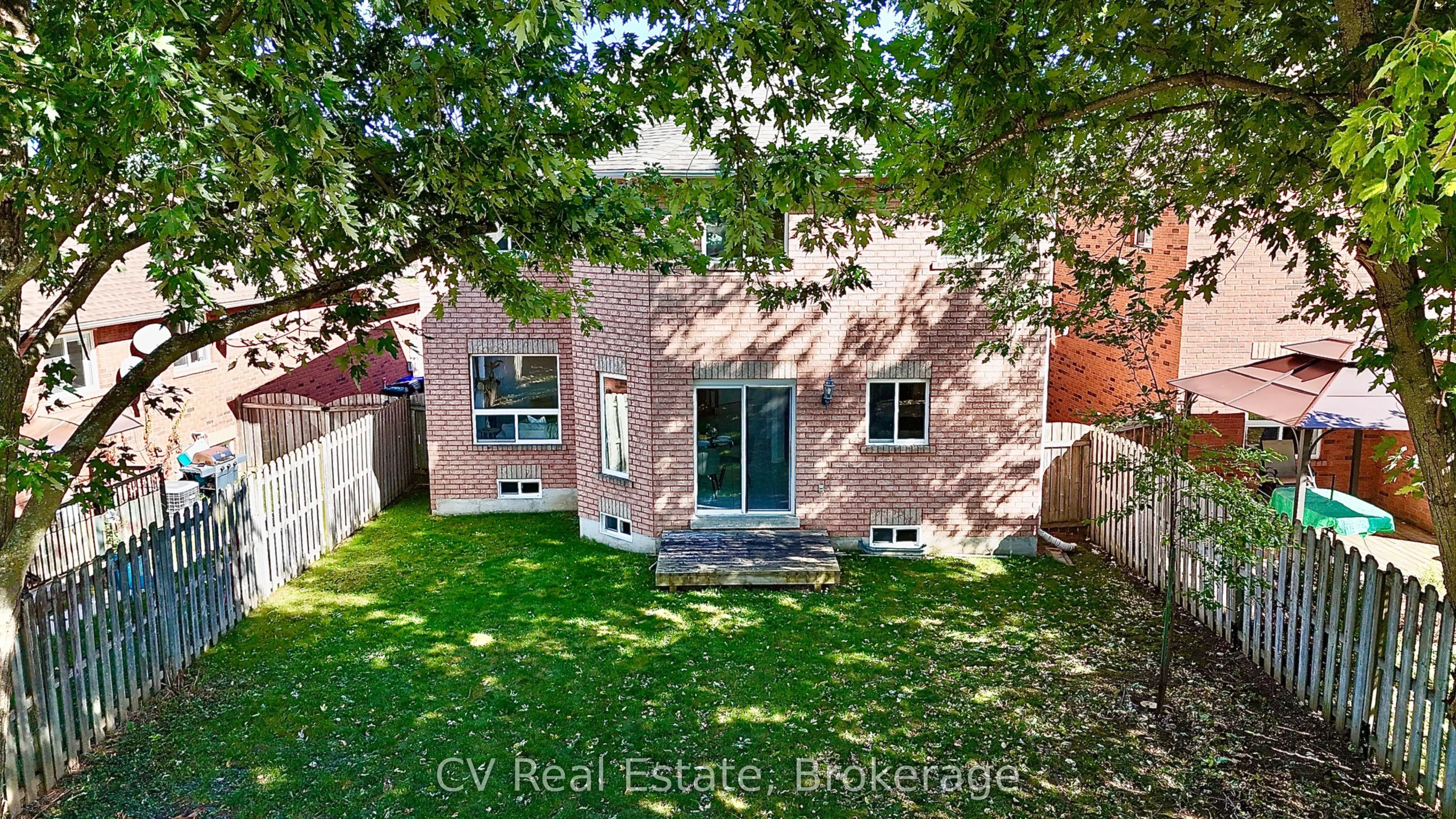 1338 Vincent Crescent
