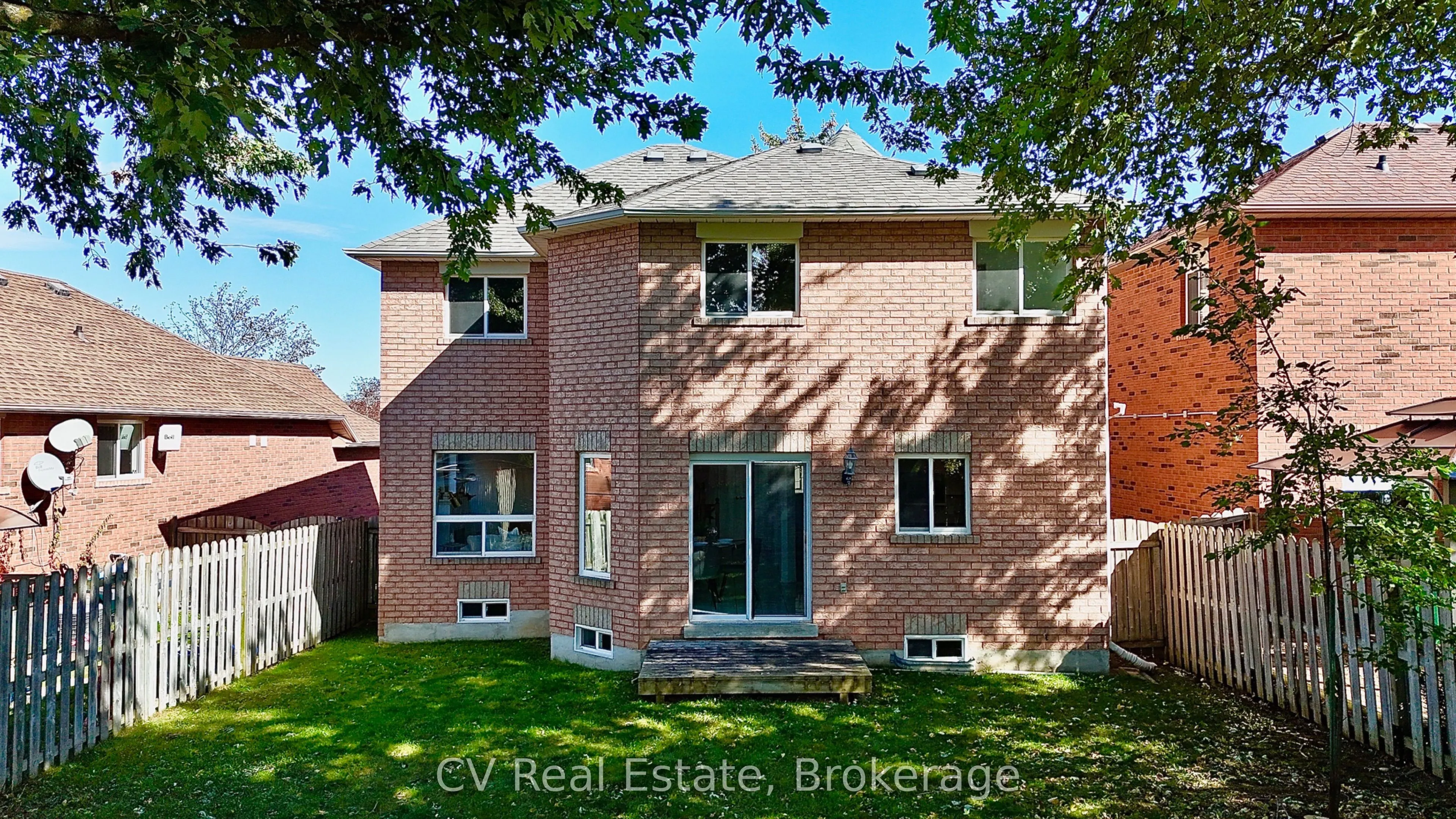 1338 Vincent Crescent
