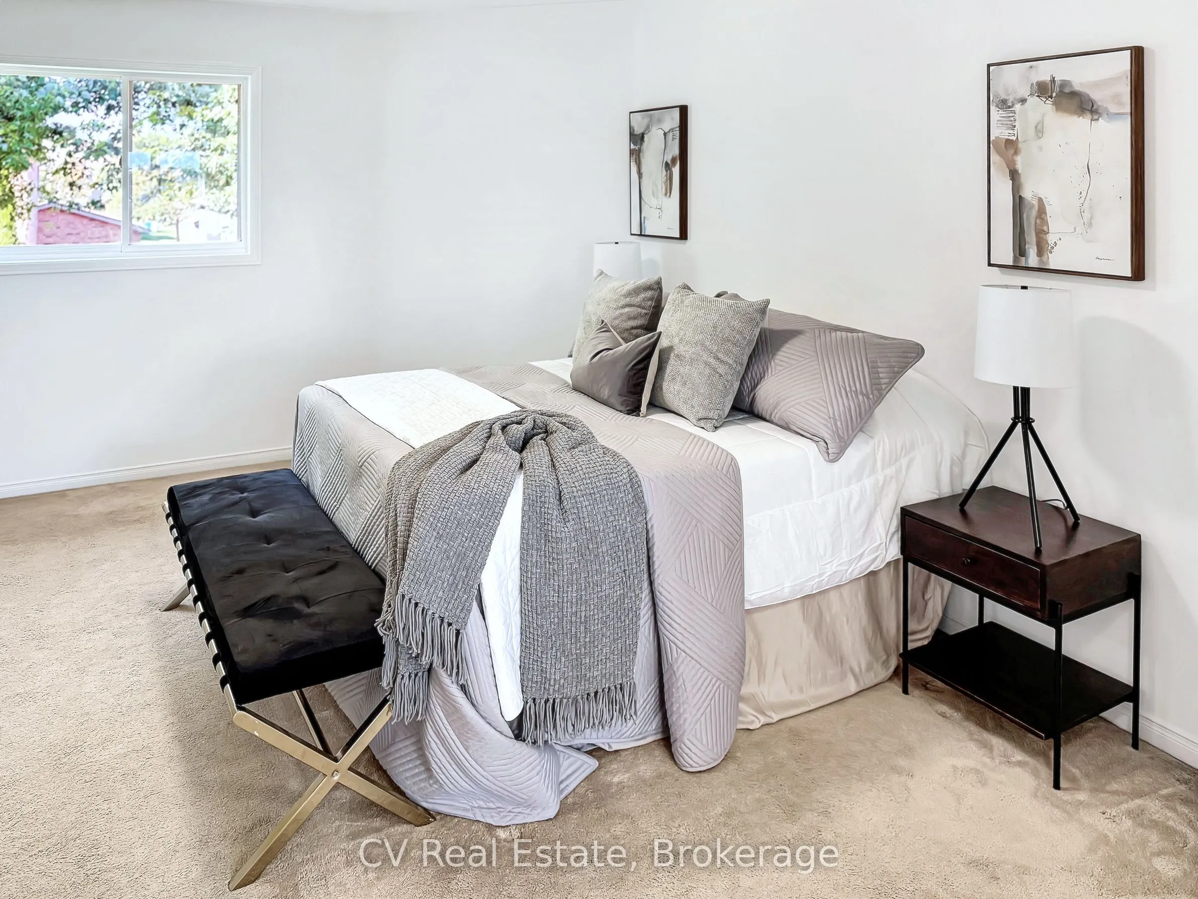 1338 Vincent Crescent