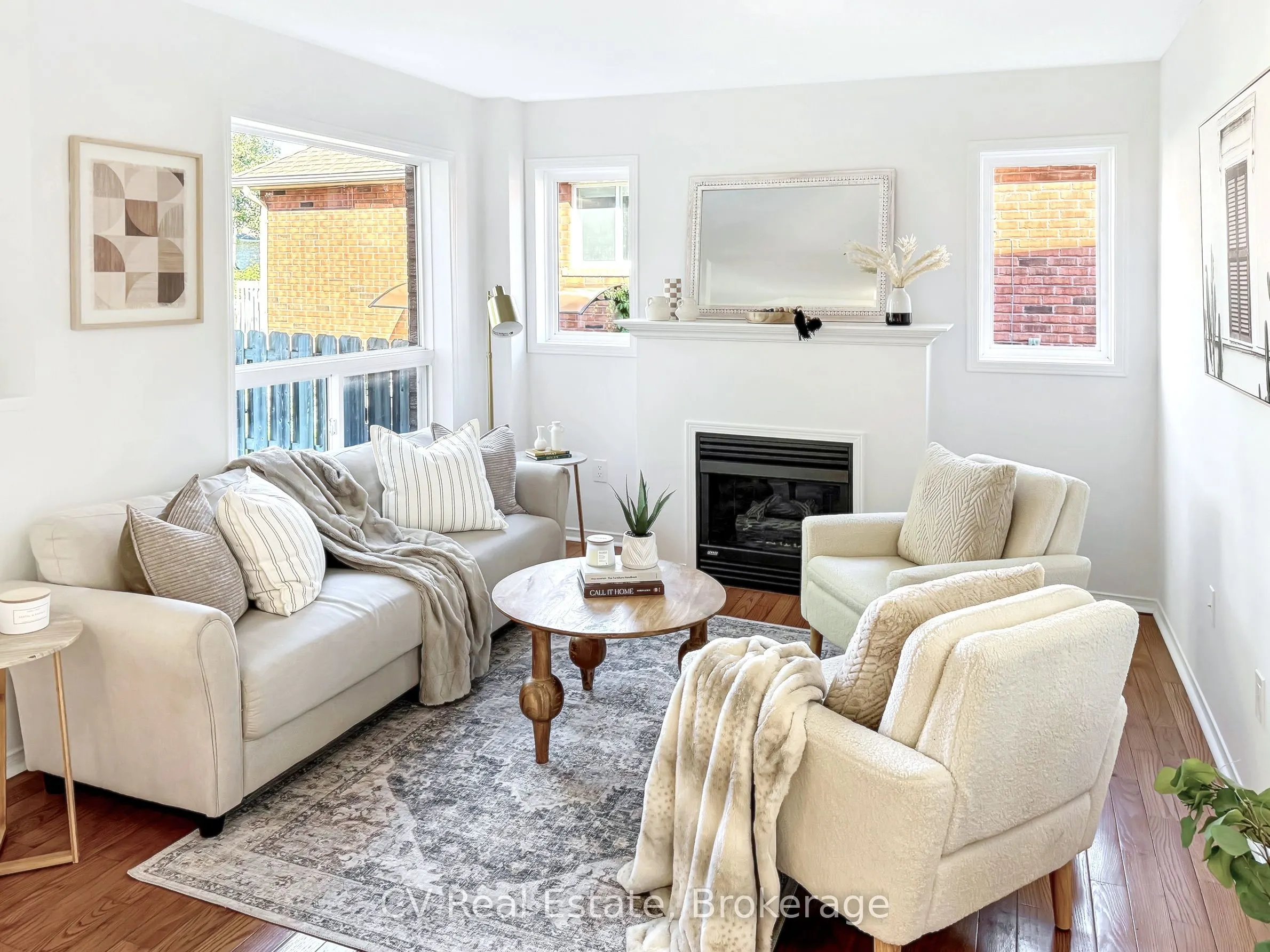 1338 Vincent Crescent