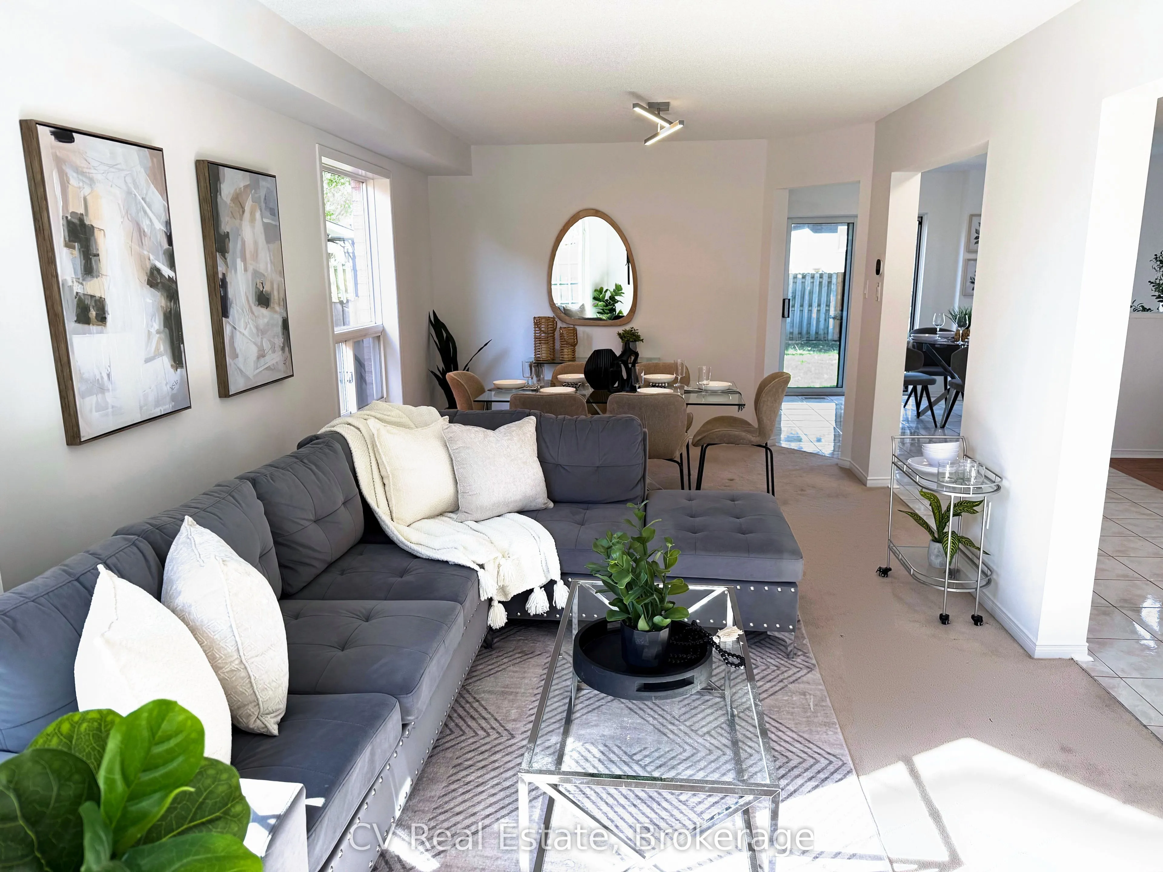1338 Vincent Crescent