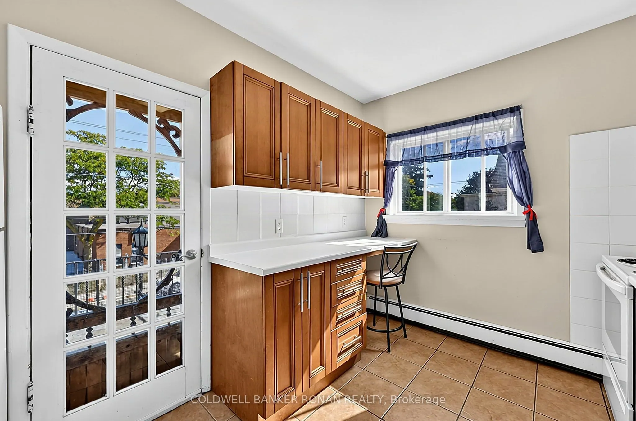 18 Church Street S