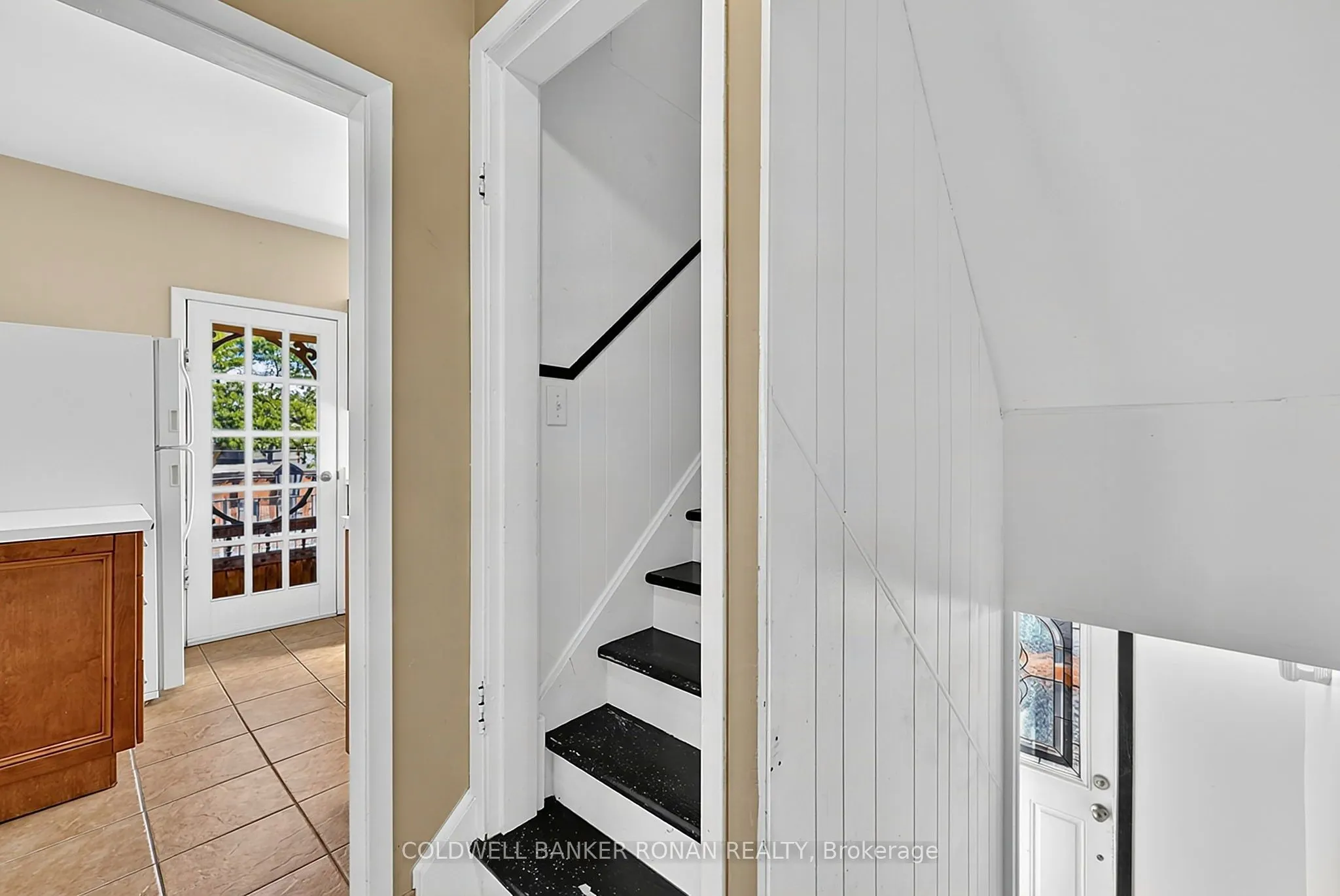 18 Church Street S