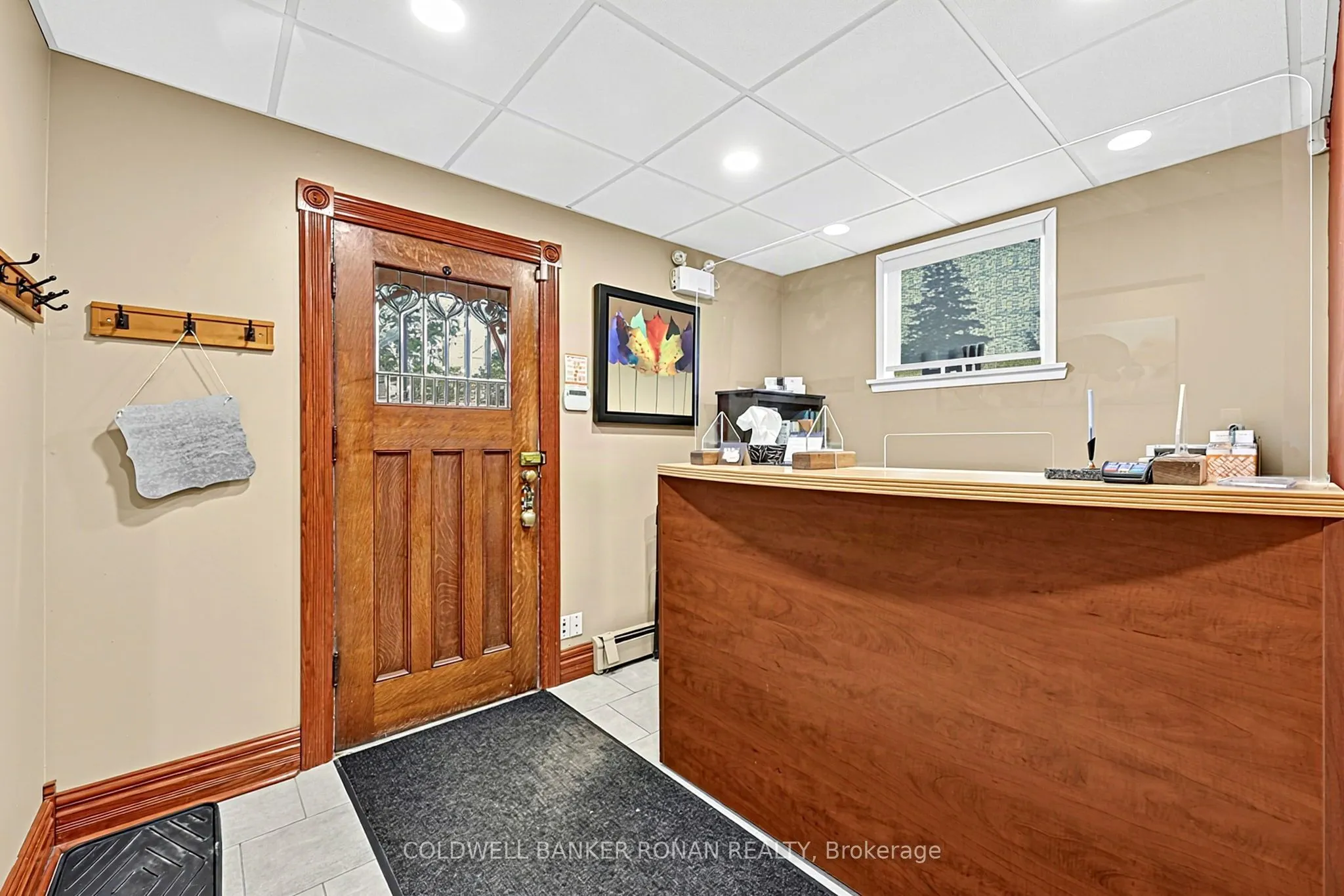 18 Church Street S