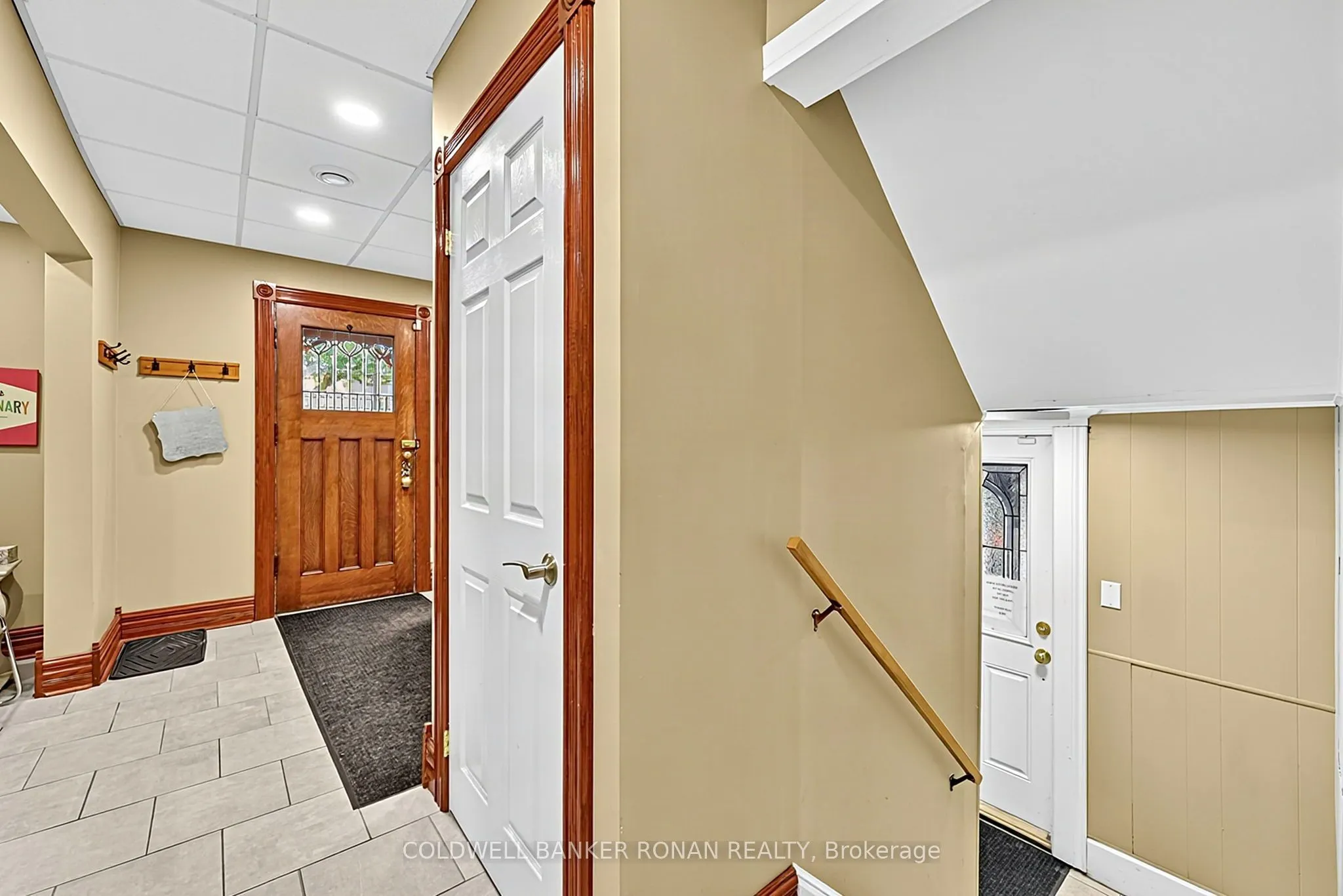 18 Church Street S