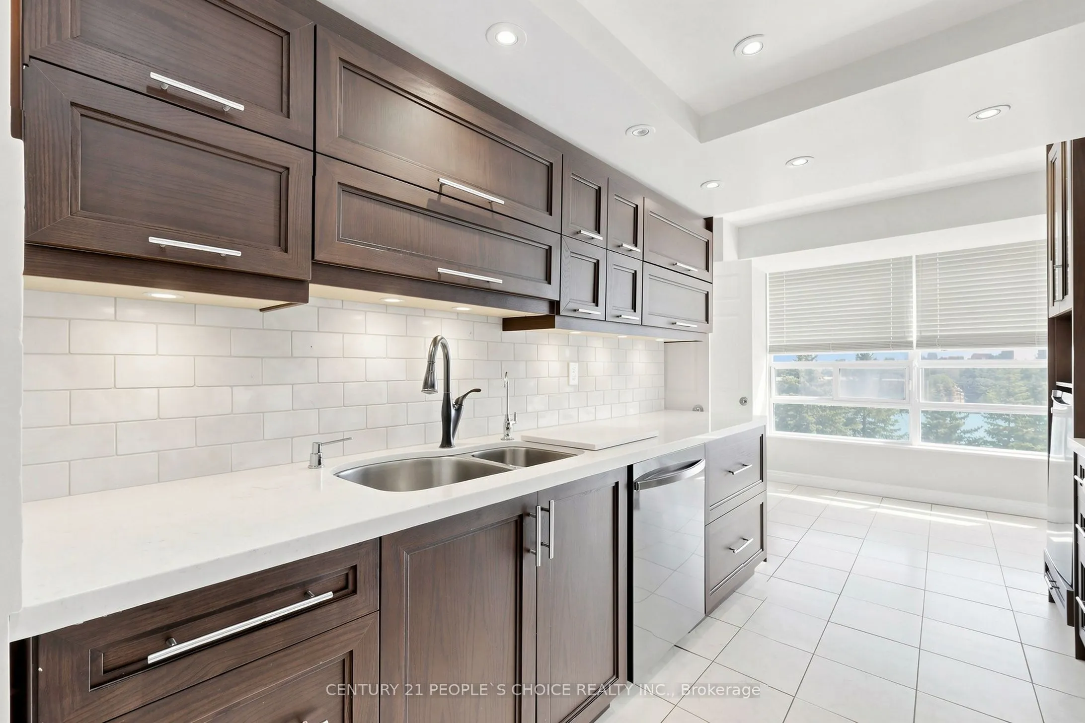 7805 Bayview Avenue #413